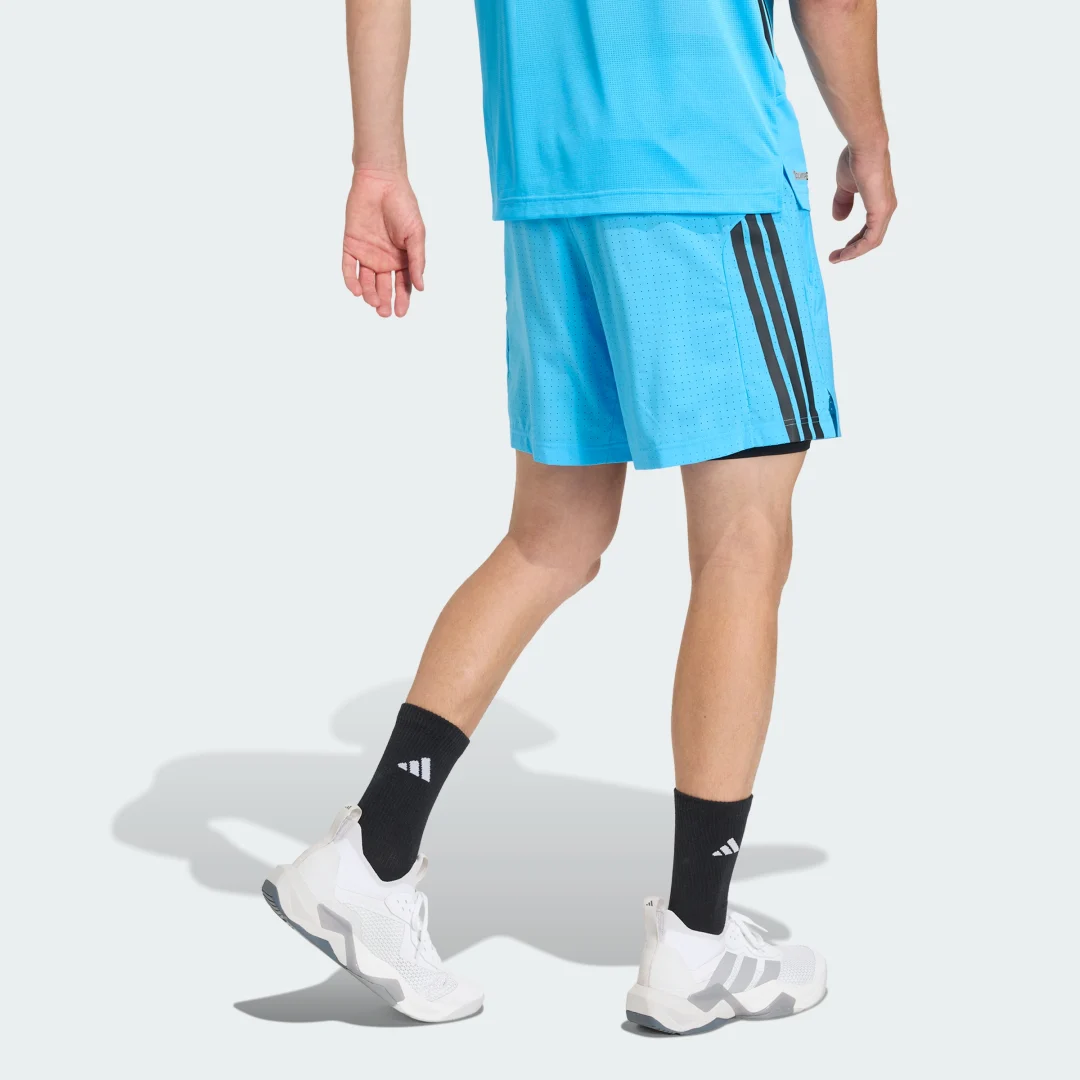 Detalle 2 de Pantalón corto de entrenamiento 2 en 1 Tech Essentials de Adidas