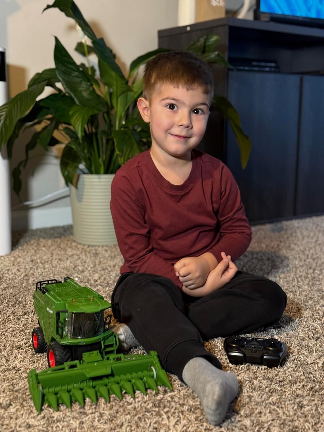 Thumbnail 6 de Uarzt Remote Control Combine Harvester 1/24 Scale 🚜