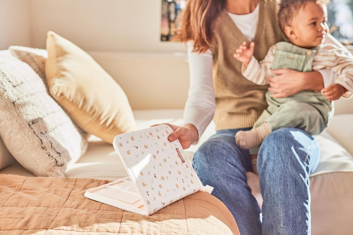 Thumbnail 4 de Miniland Carebook Valencia ideal document holder for baby records 📘