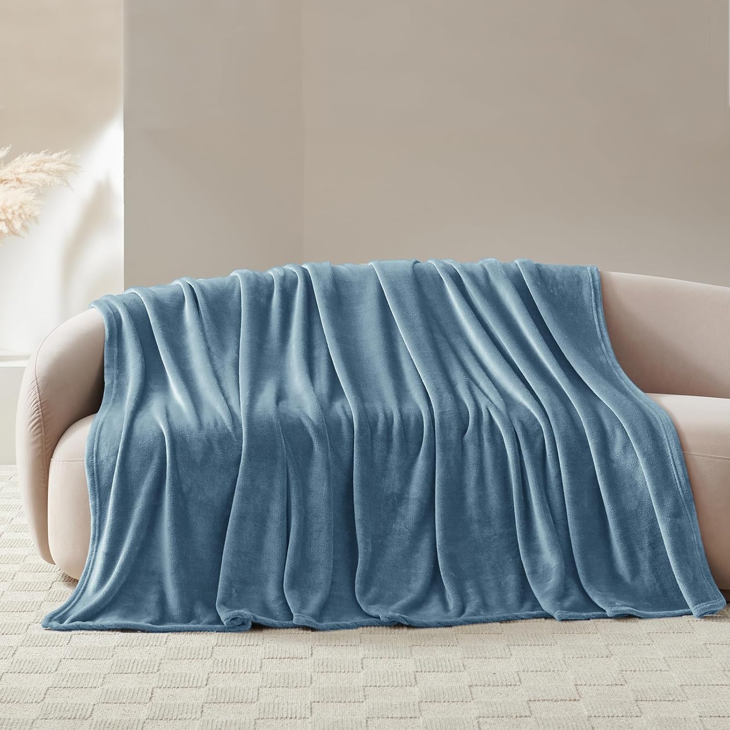 Thumbnail 5 de WAVVE Plaid in pile di flanella 260gsm 220x240 cm grigio/blu: coperta morbida per divano e letto
