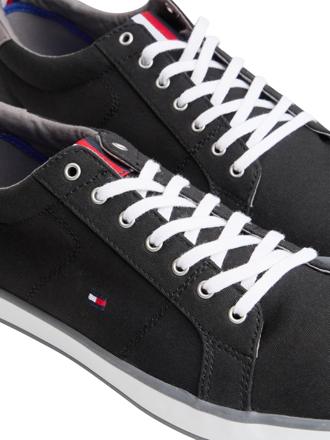 Detalle de Tommy Hilfiger Baskets Vulcanisées Homme – Élégance casual en toile légère