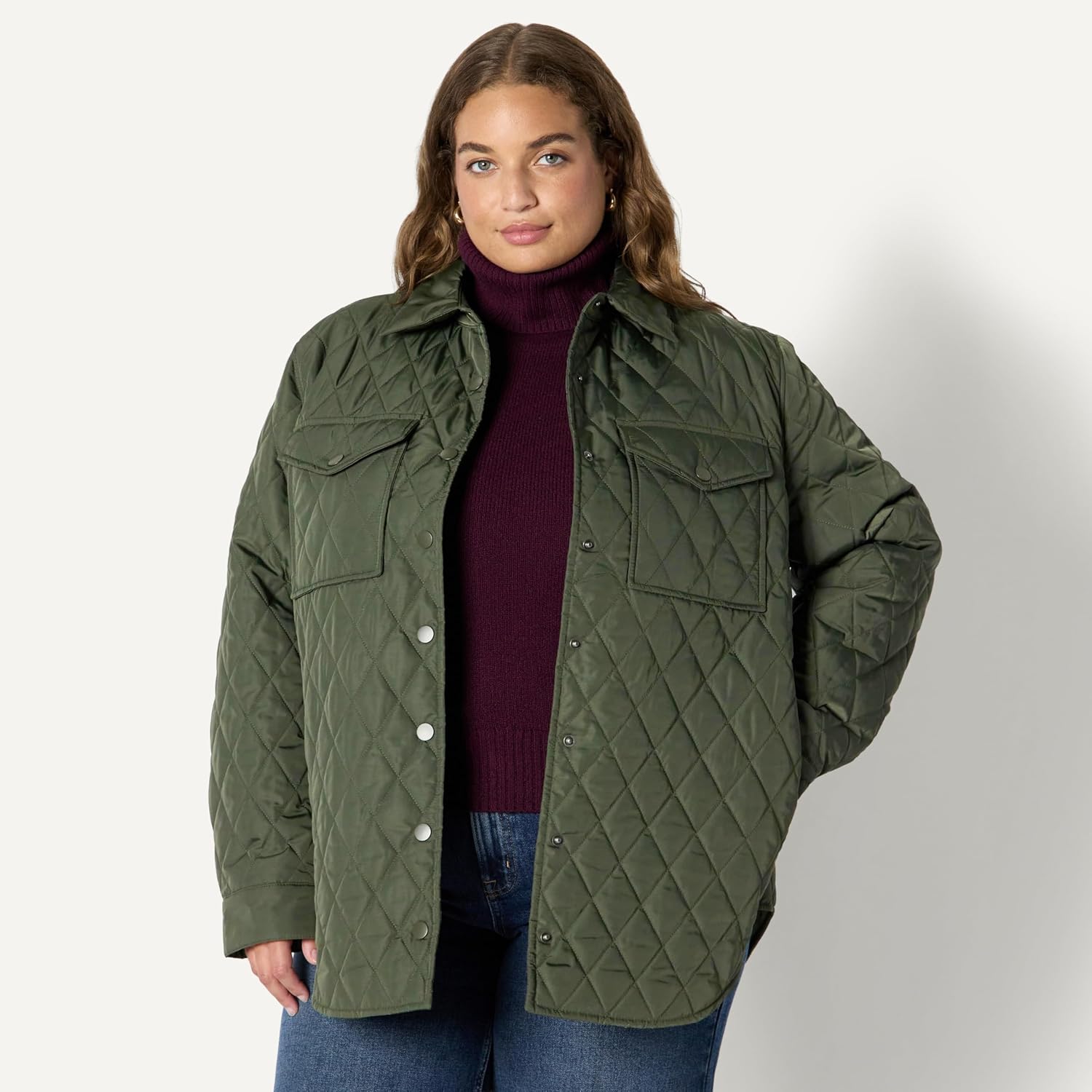 Detalle de Amazon Essentials Women's Relaxed-Fit Long Quilted Jacket with Snap Closure