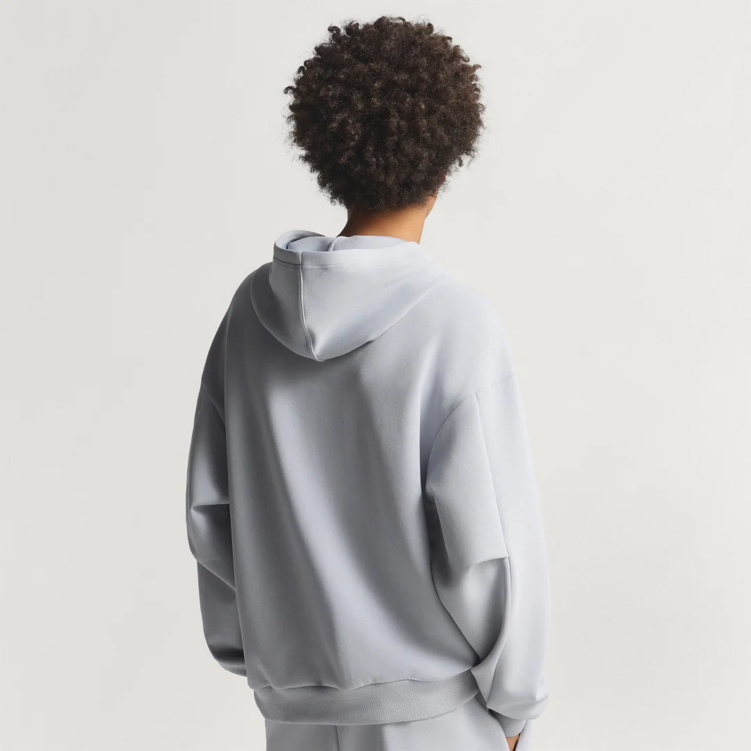 Detalle 2 de Sudadera con capucha Soft Lux de Adidas