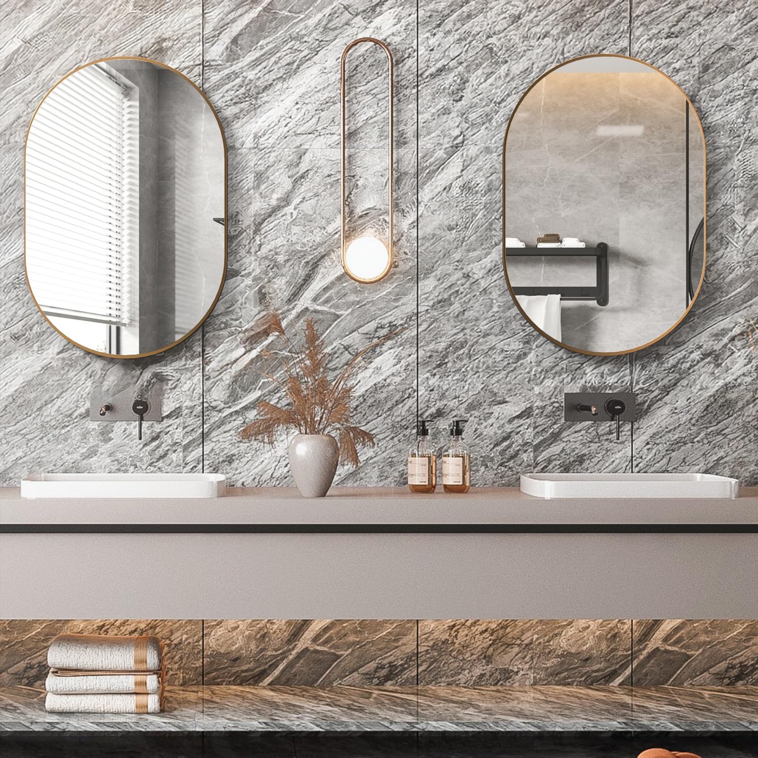 Detalle de NEUWEABY ovale badkamerspiegel 50 x 75 cm met goudkleurig aluminium frame