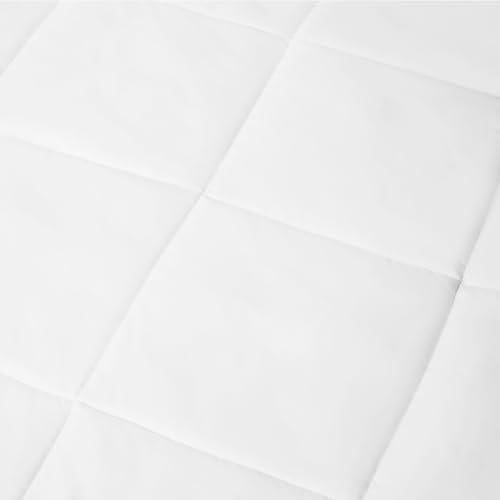 Detalle 2 de Amazon Basics Couette 4 Saisons 300 GSM pour Lit 1 Personnes – Édredon hypoallergénique, 135 x 200 cm, Blanc