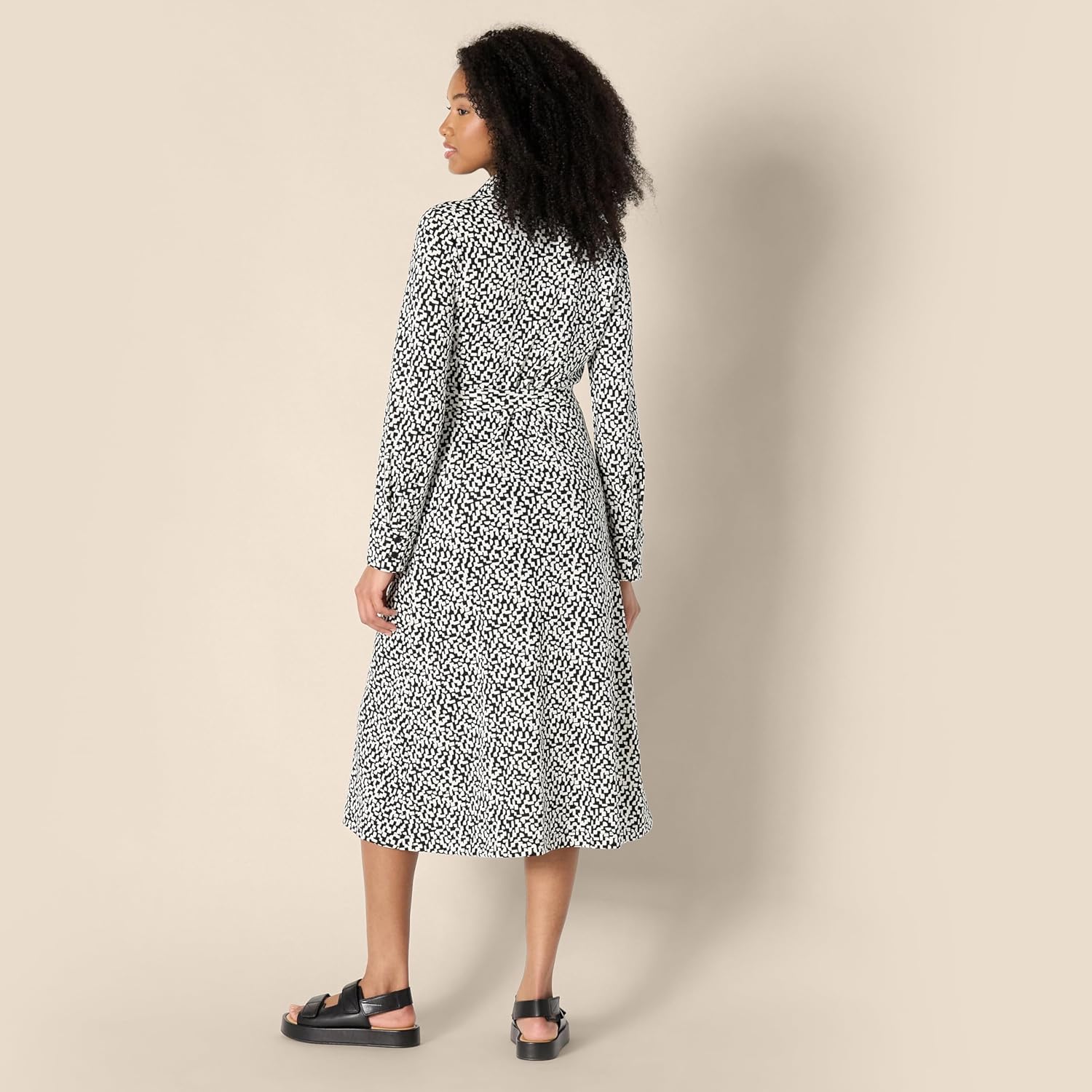 Thumbnail 2 de Amazon Essentials Women’s Regular Fit Long Sleeve Matte Jersey Collared Smart Midi Shirt Dress