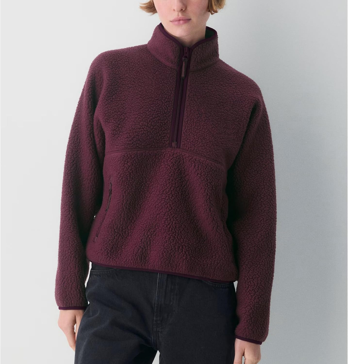 Detalle de Keeliya Women’s Quarter-Zip Sherpa Fleece Pullover with Funnel Neck and Zip Pockets