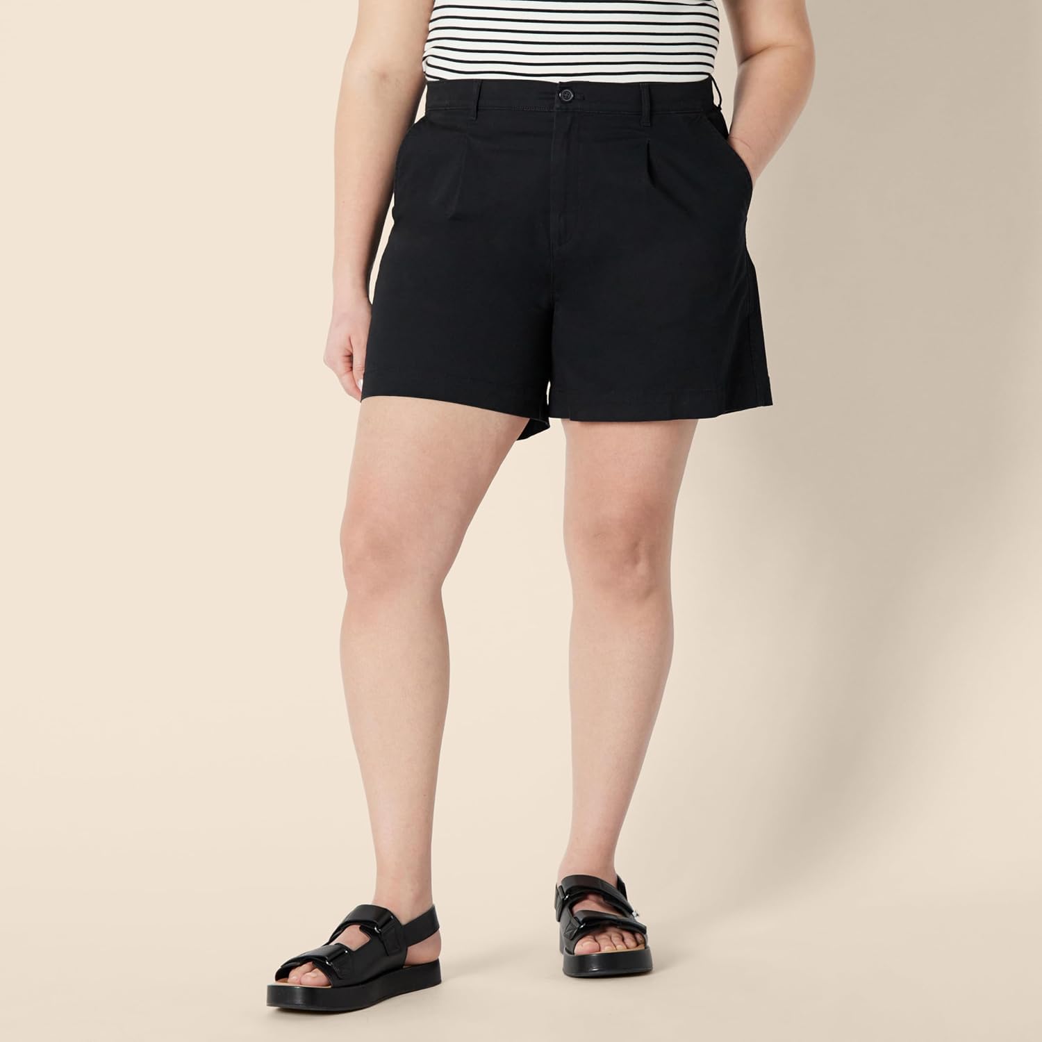 Thumbnail 4 de Amazon Essentials Women’s High-Rise Relaxed-Fit A-line Elastic Back Shorts