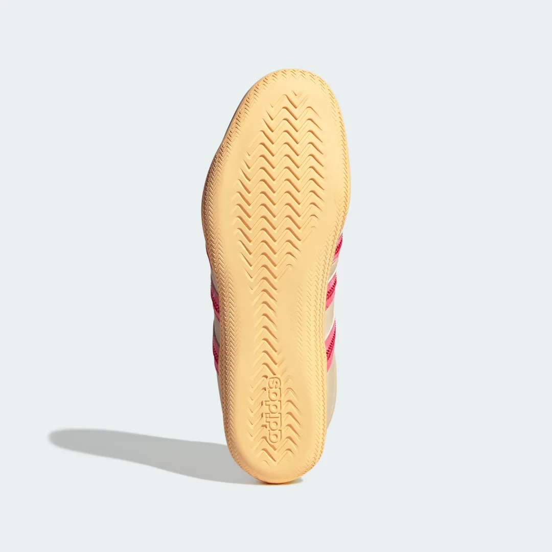 Detalle de ZAPATILLA GRAND COURT LO de Adidas: uso diario y estilo cómodo