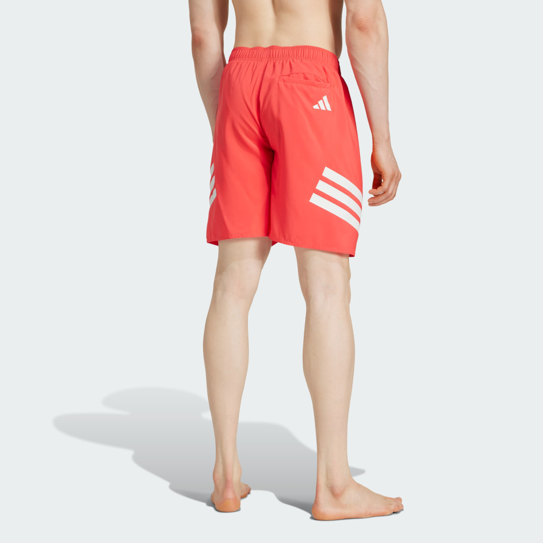 Detalle de Bañador 8-Inch 3 bandas de Adidas – Rojo