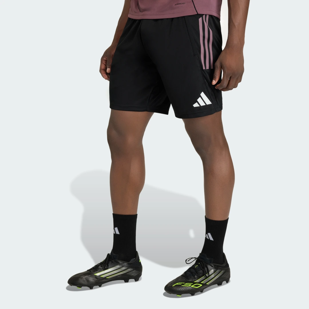 Detalle de Pantalón corto entrenamiento Real Madrid Tiro 25 Competition – Adidas