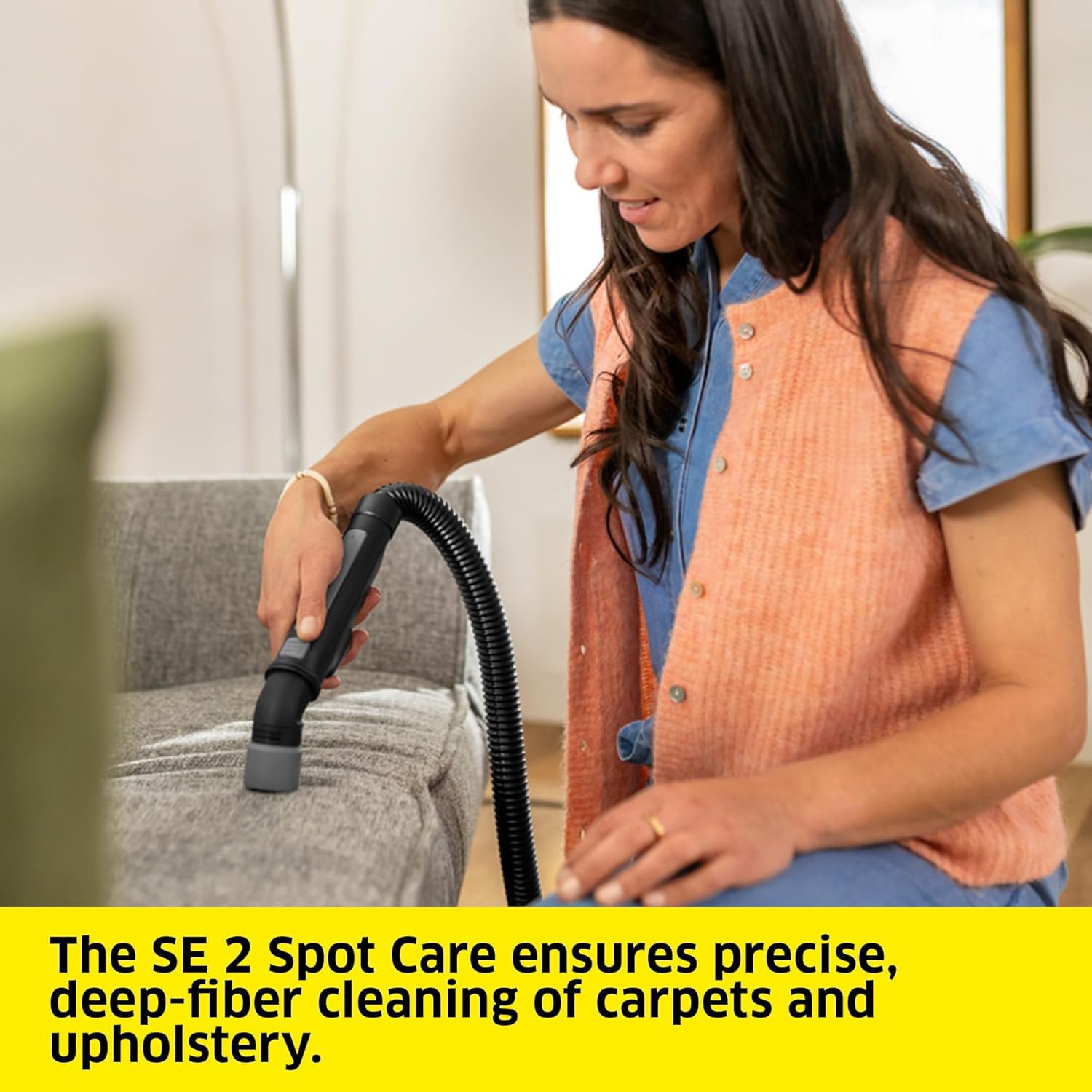 Detalle de Kärcher SE 2 Spot Care Spot Cleaner – Practical deep-clean for upholstery and carpets