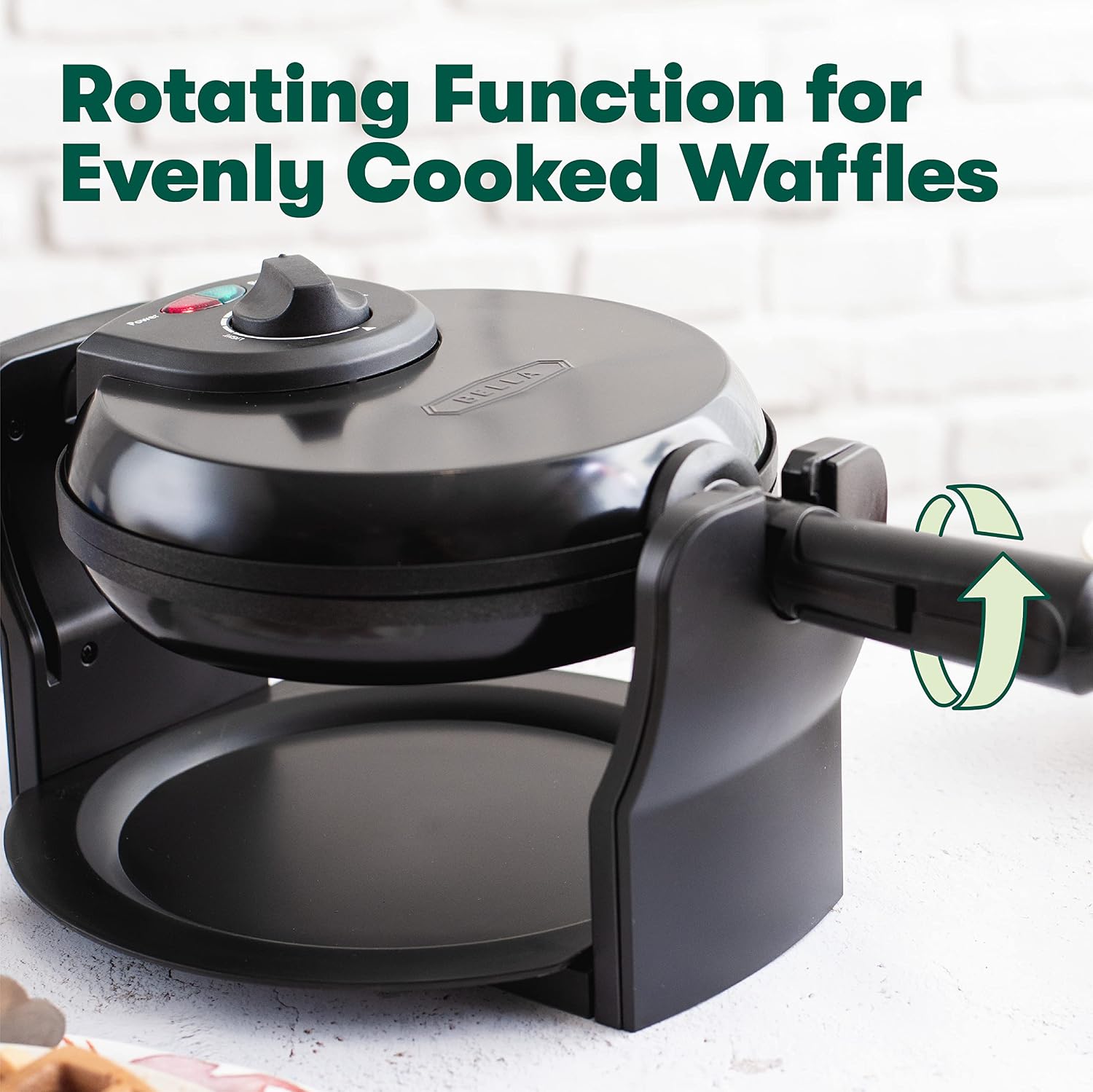 Detalle de BELLA Classic Rotating Belgian Waffle Maker: 1000W, Nonstick, Removable Drip Tray