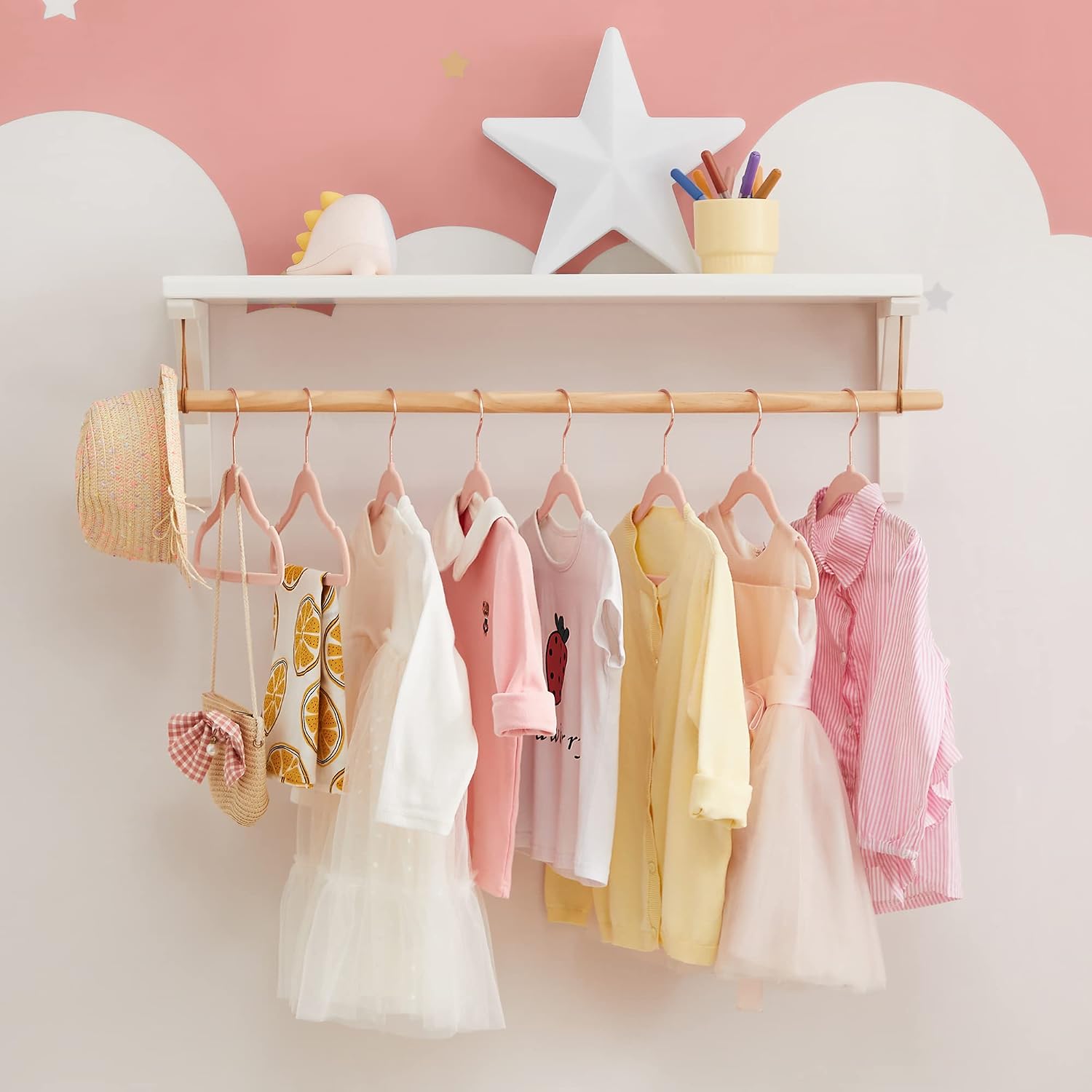 Detalle de SONGMICS kids' velvet hangers, 50-pack