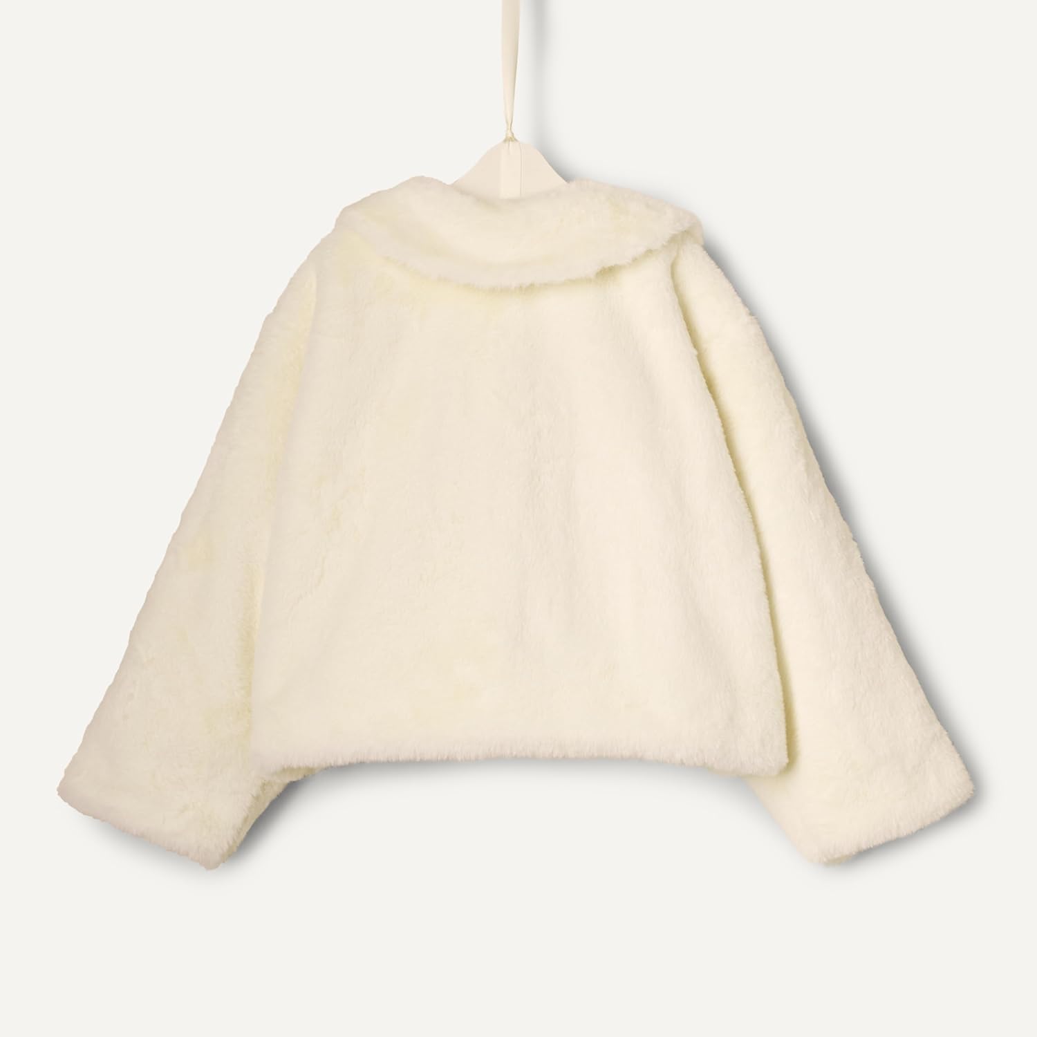 Detalle de Amazon Essentials x Sofia Grainge Toddler and Baby Girls' Faux Fur Jacket