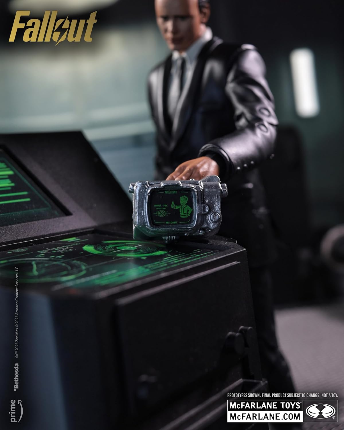 Detalle 1 de McFarlane 11624 Fallout Cooper Howard Red Platinum Edition Action Figure, 17cm