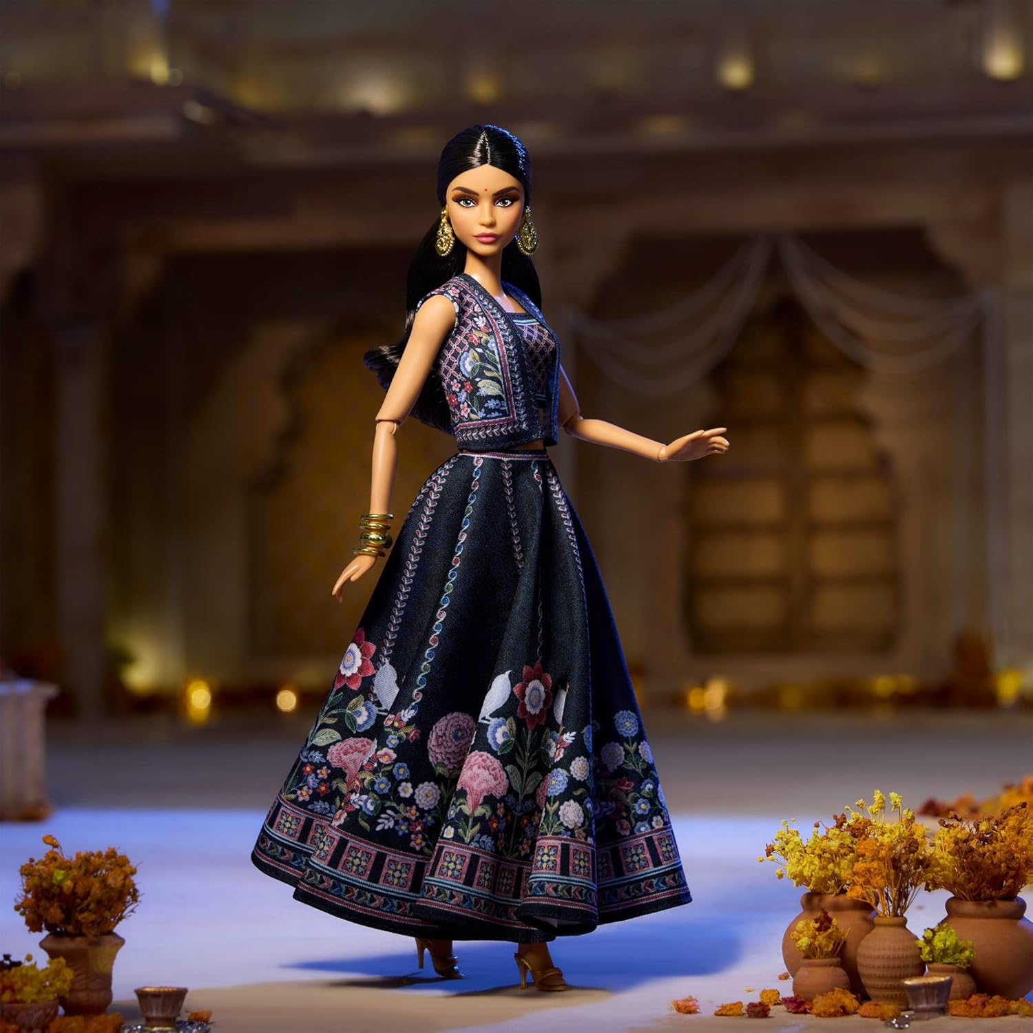 Thumbnail 2 de Barbie Diwali Doll by Anita Dongre HRM91 – Festival of Lights collectible with stand & authenticity certificate