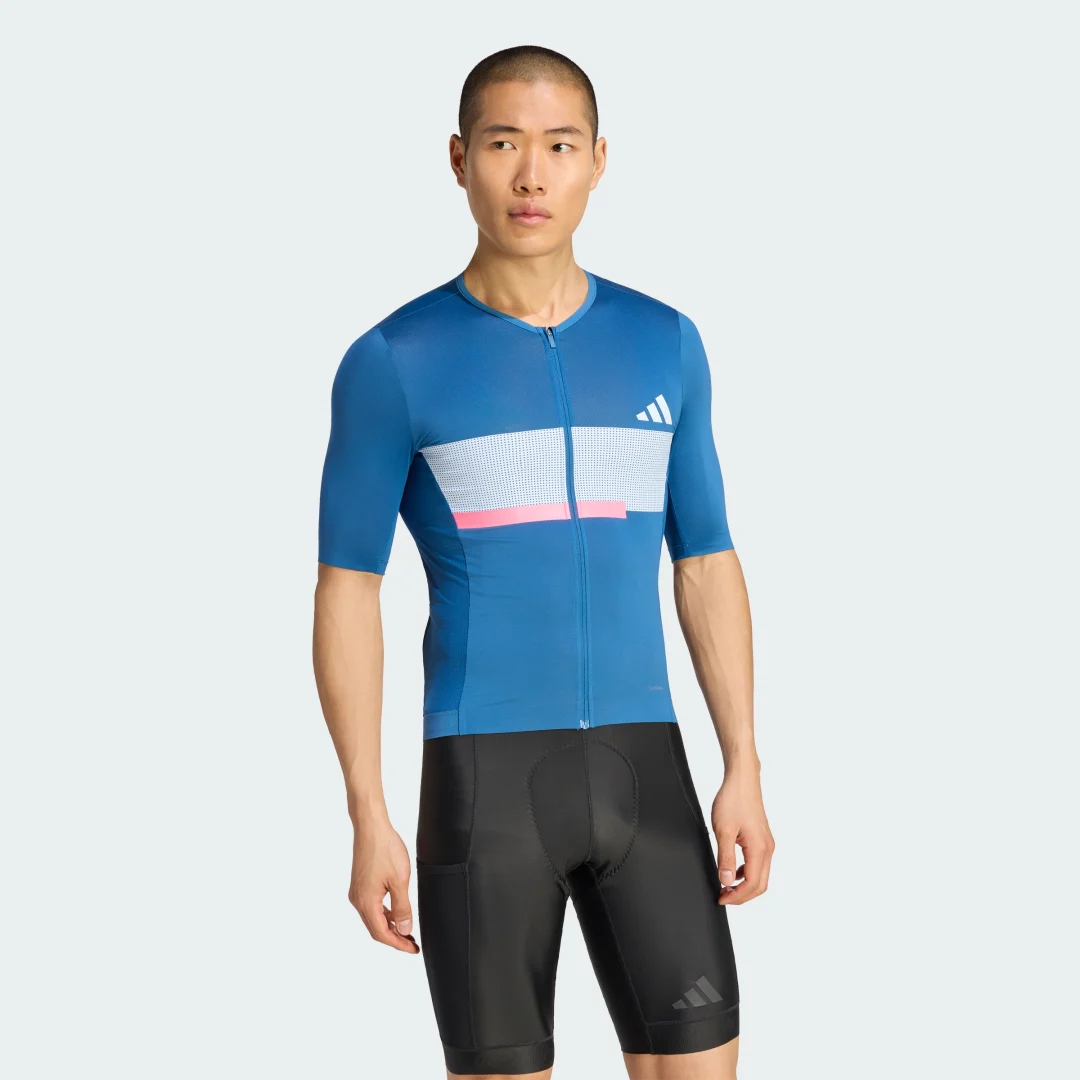 Detalle de MAILLOT DE CICLISMO TEMPO NEO HERITAGE de Adidas: comodidad y estilo para tus salidas