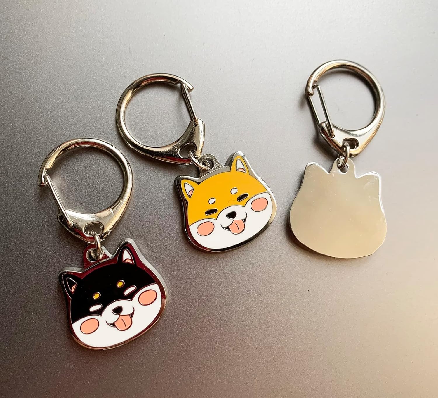 Detalle 2 de BT Bear metal dog ID tags pendant keyring (Yellow Shiba Inu pattern)