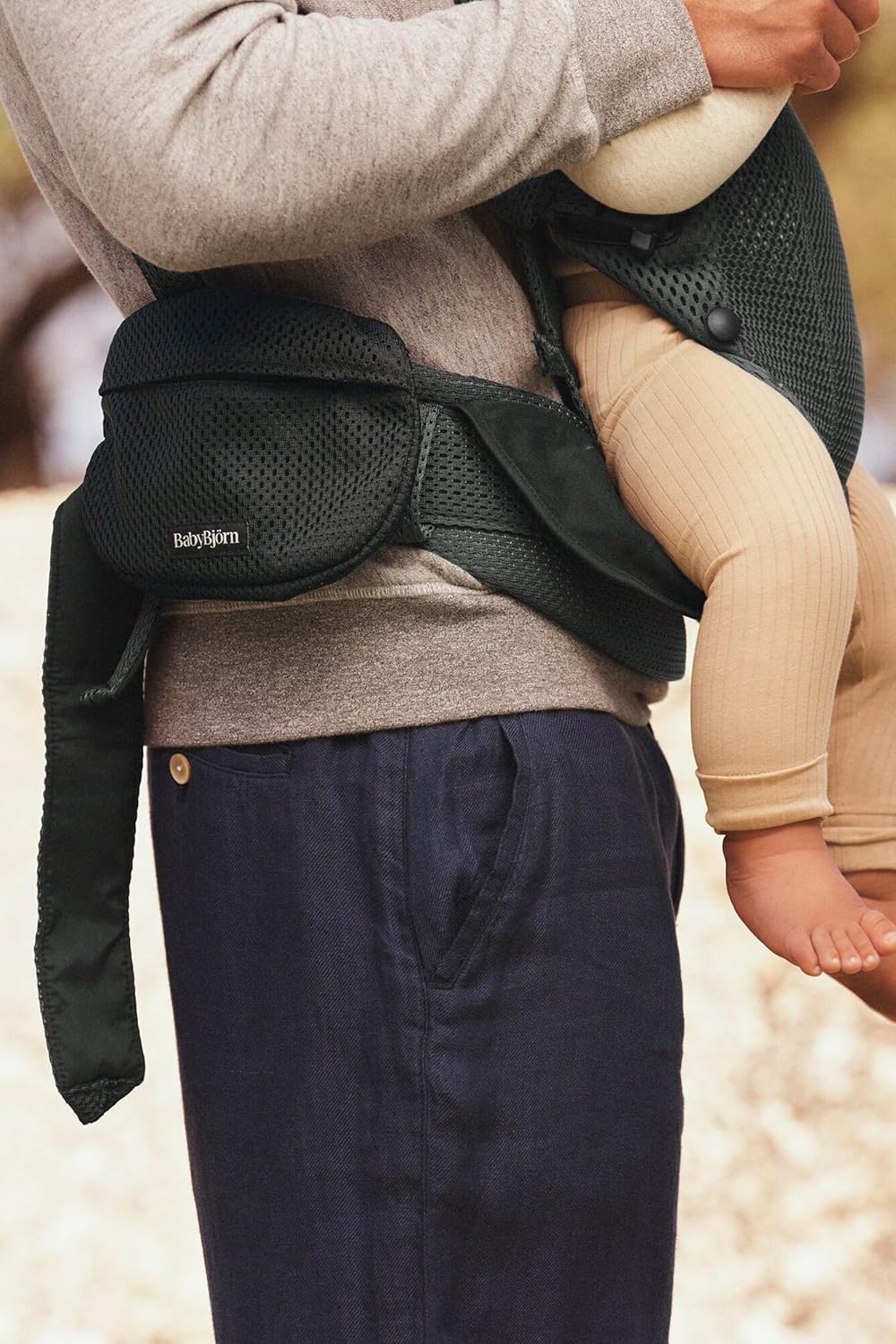 Thumbnail 1 de BabyBjörn Pochette pour porte-bébé en mesh noir, avec fermeture éclair