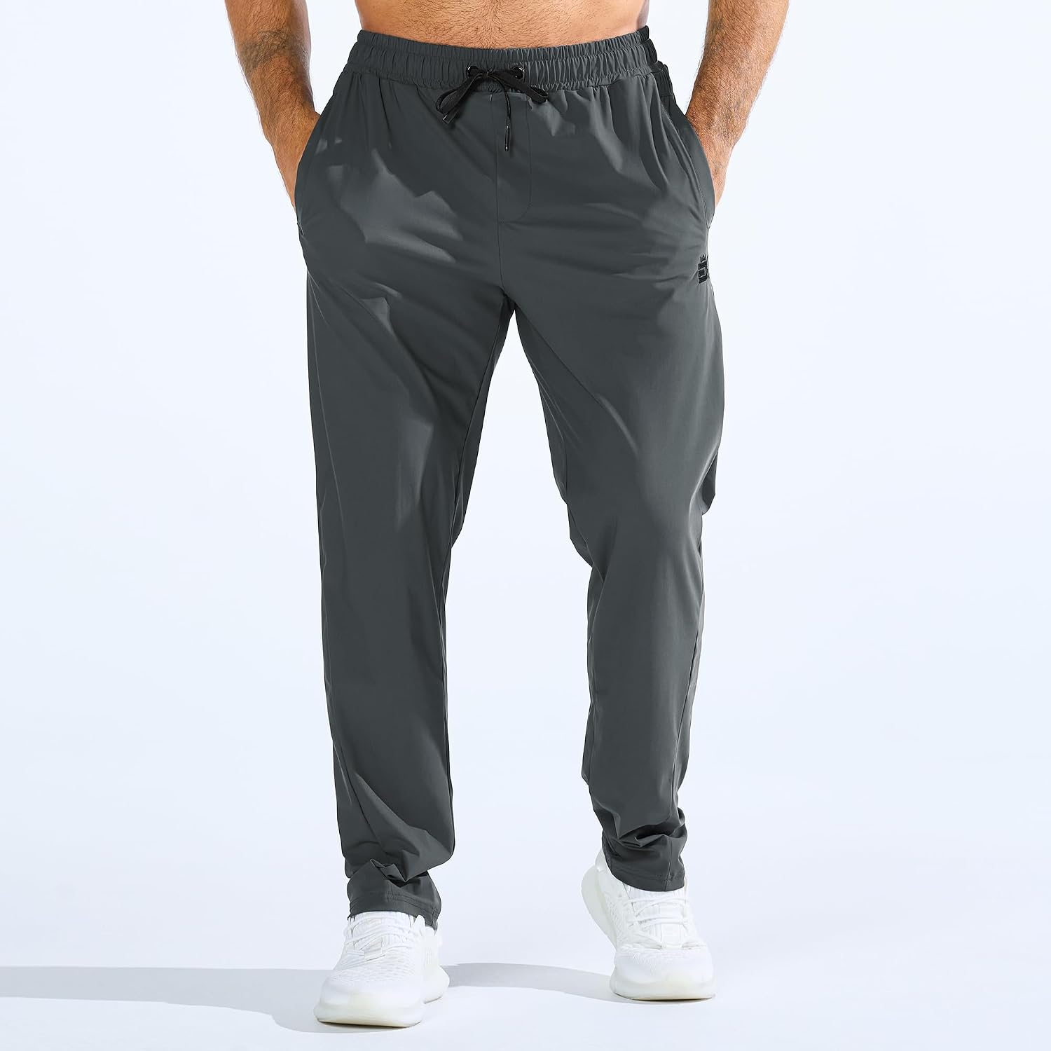 Detalle 2 de BROKIG LightArmor Men’s Joggers with Zip Pocket, UPF 50+ and Stretch