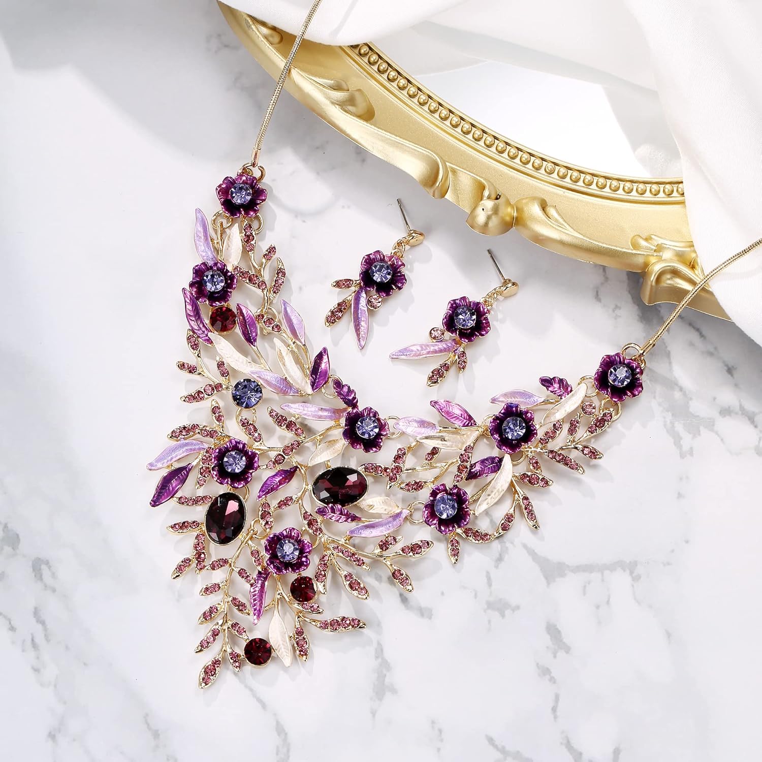 Thumbnail 2 de Parure de bijoux de mariage Clearine : collier et boucles d’oreilles en émail et cristal, fleurs et longues feuilles