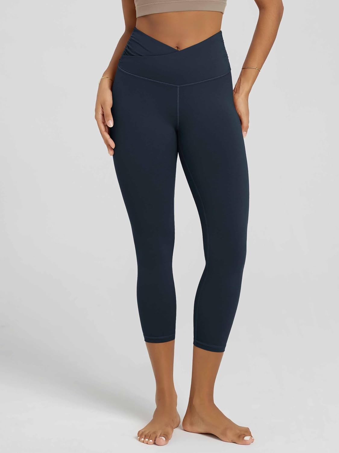 Detalle 2 de ODODOS Cross Waist Yoga Leggings 25" 🧘♀