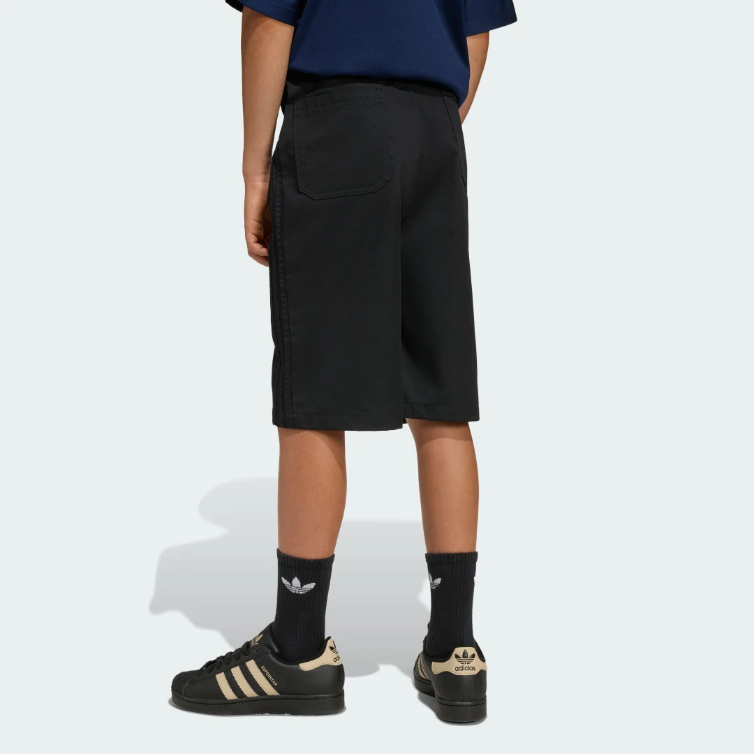 Detalle de Pantalón corto vaquero de sarga Adidas – negro