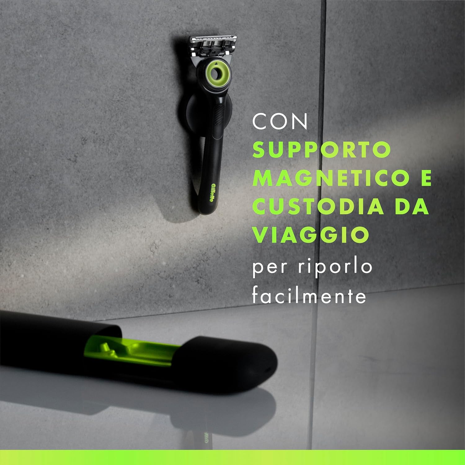 Thumbnail 3 de Gillette Labs UEFA Champions League Special Edition: rasoio a mano libera con barra esfoliante, 1 manico + 8 lamette e base magnetica premium