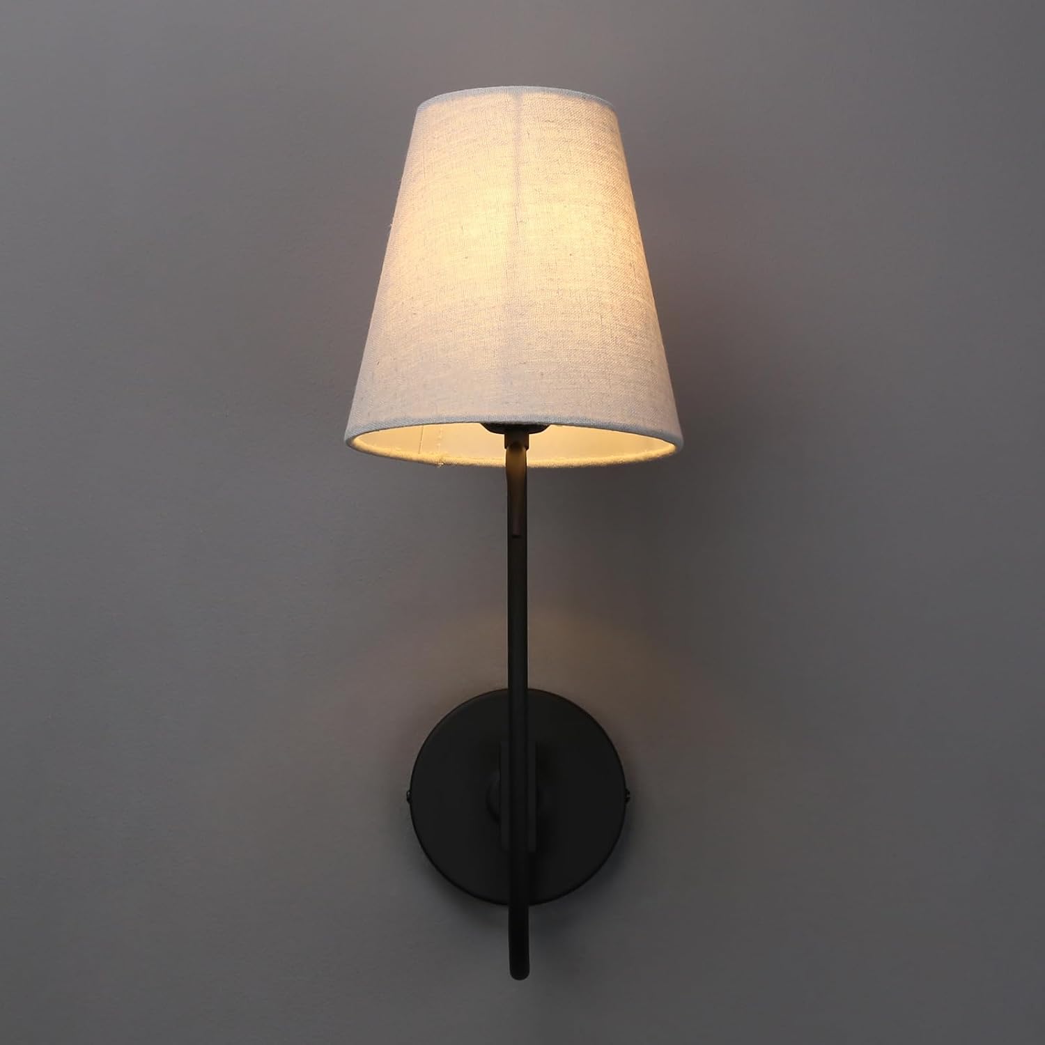 Detalle 2 de PERMO Wall Sconce with Linen Shade