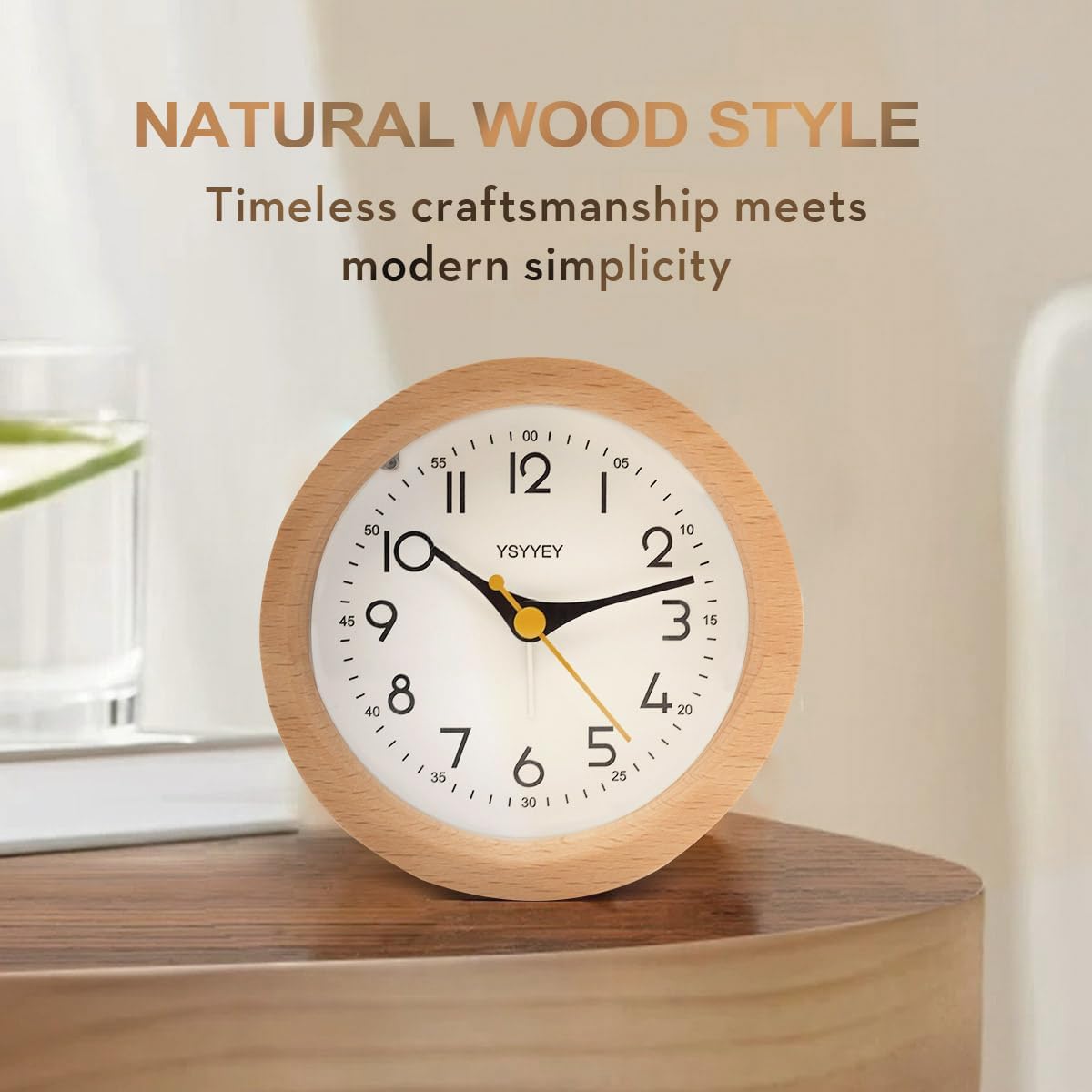 Detalle 2 de YeyYey Wooden Alarm Clock Silent Analogue – Natural Wood Bedside Clock with Snooze