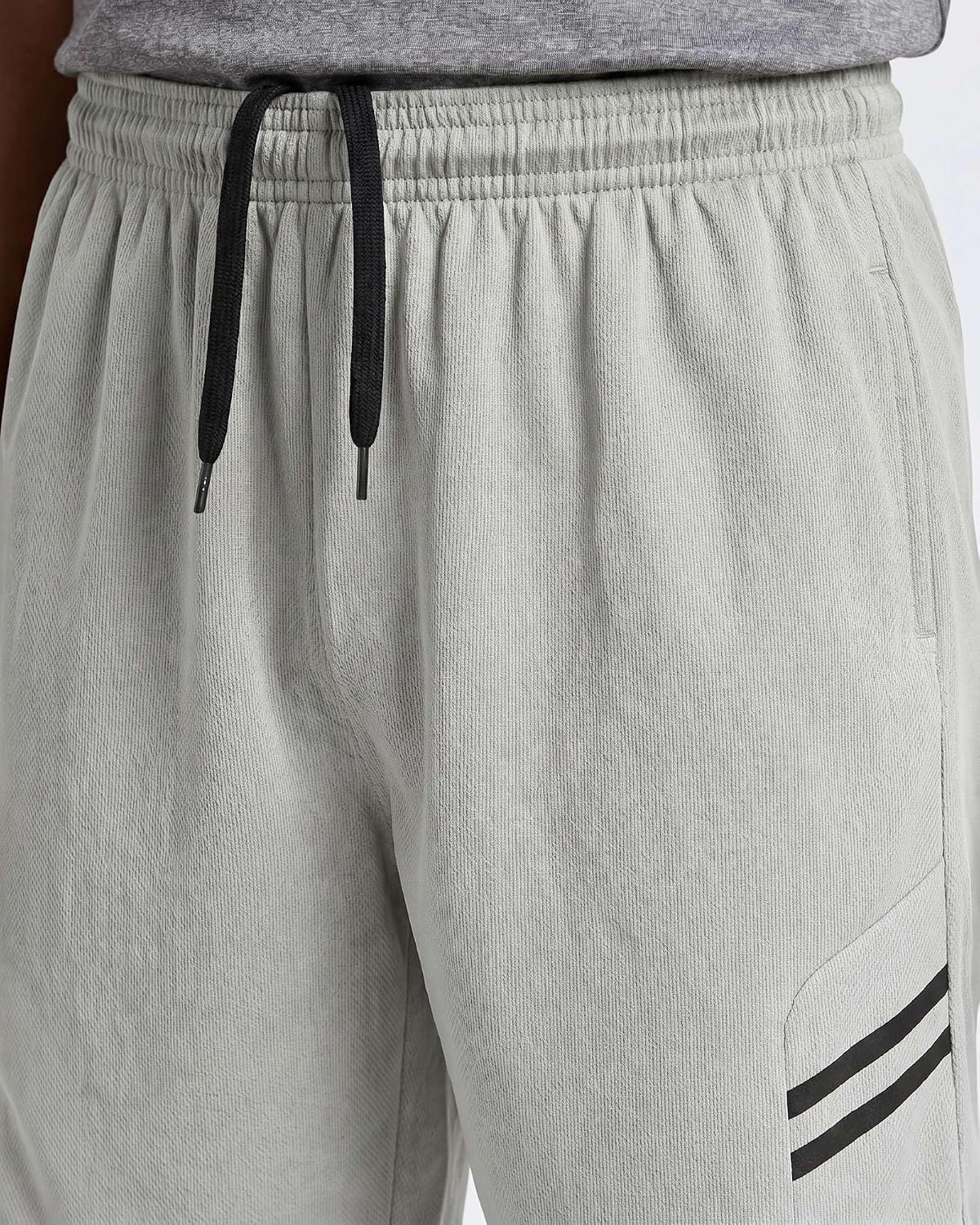 Detalle 2 de Real Essentials 5 Pack Boys' Mesh Basketball Athletic Shorts with Pockets