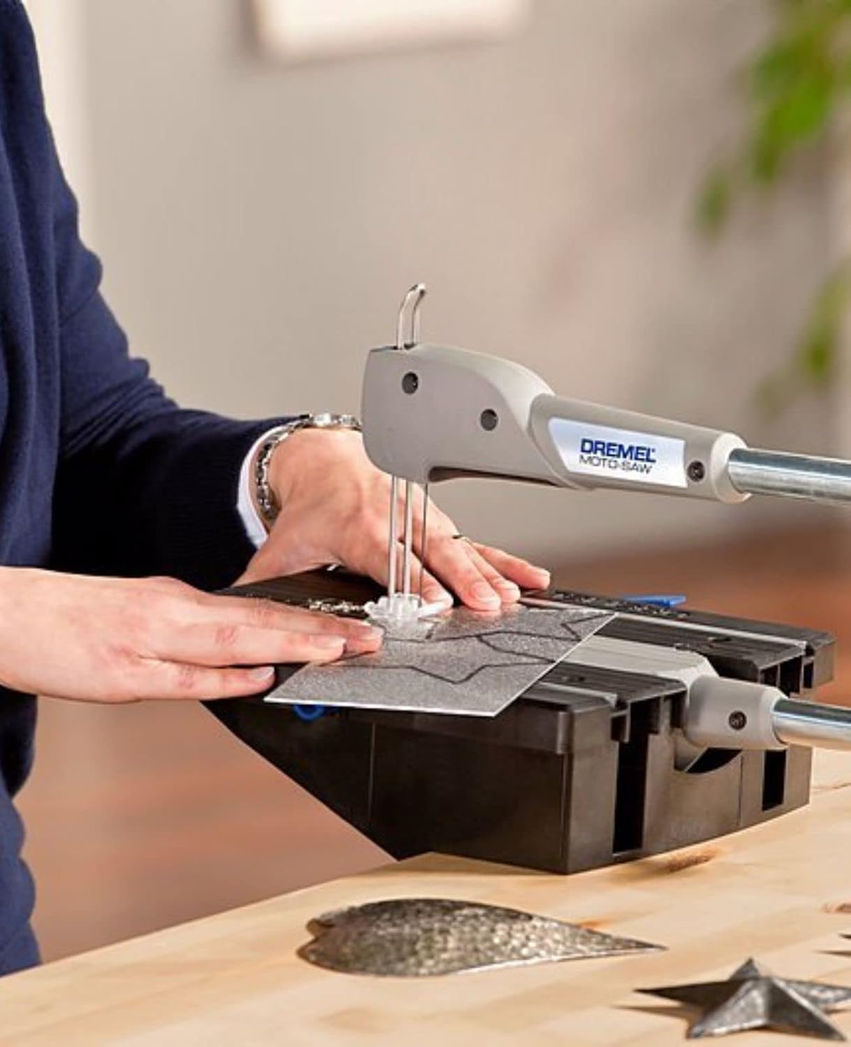 Thumbnail 2 de Dremel MS20 Moto-Saw : scie à chantourner compacte 2 en 1 avec table intégrée et rails de guidage