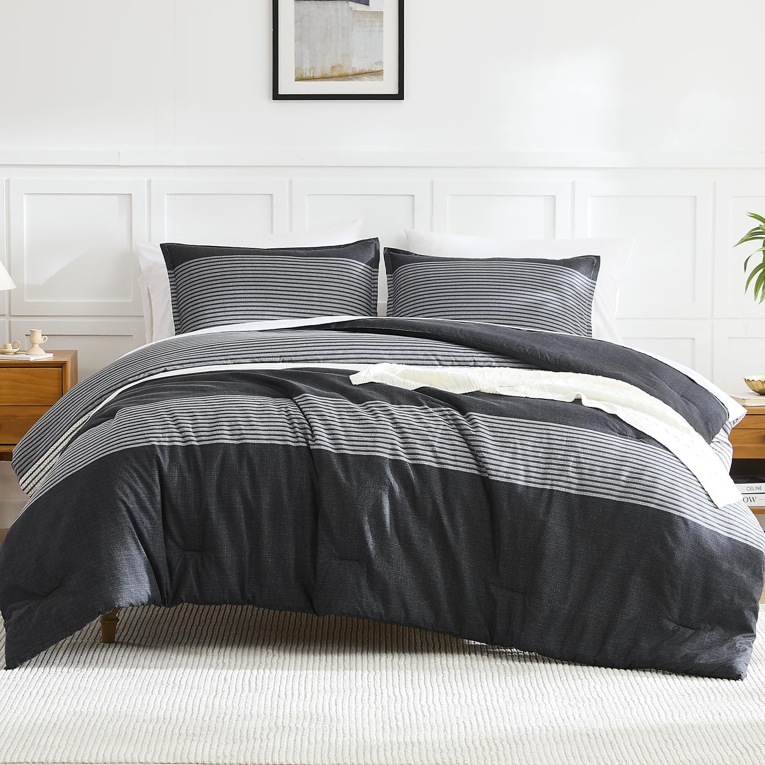 Thumbnail 1 de Litanika Queen Comforter Set (Black, White, Grey) — Lightweight 3-Piece Down Alternative Bedding