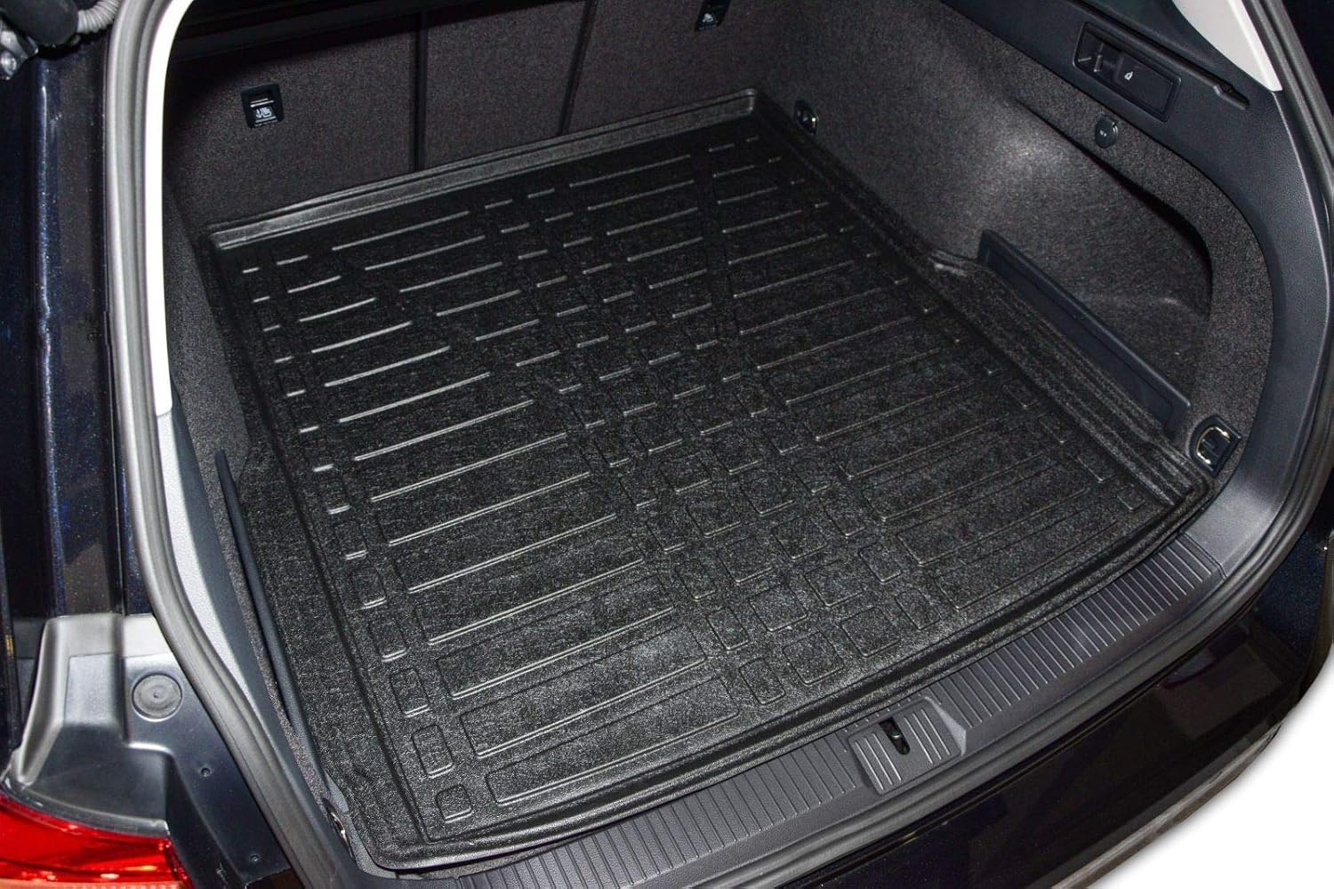 Thumbnail 2 de SCOUTT Kofferraumwanne für Passat B8 Kombi (2014–2023) – Laderaumwanne mit hohem Rand, geriffelt & aufrollbar