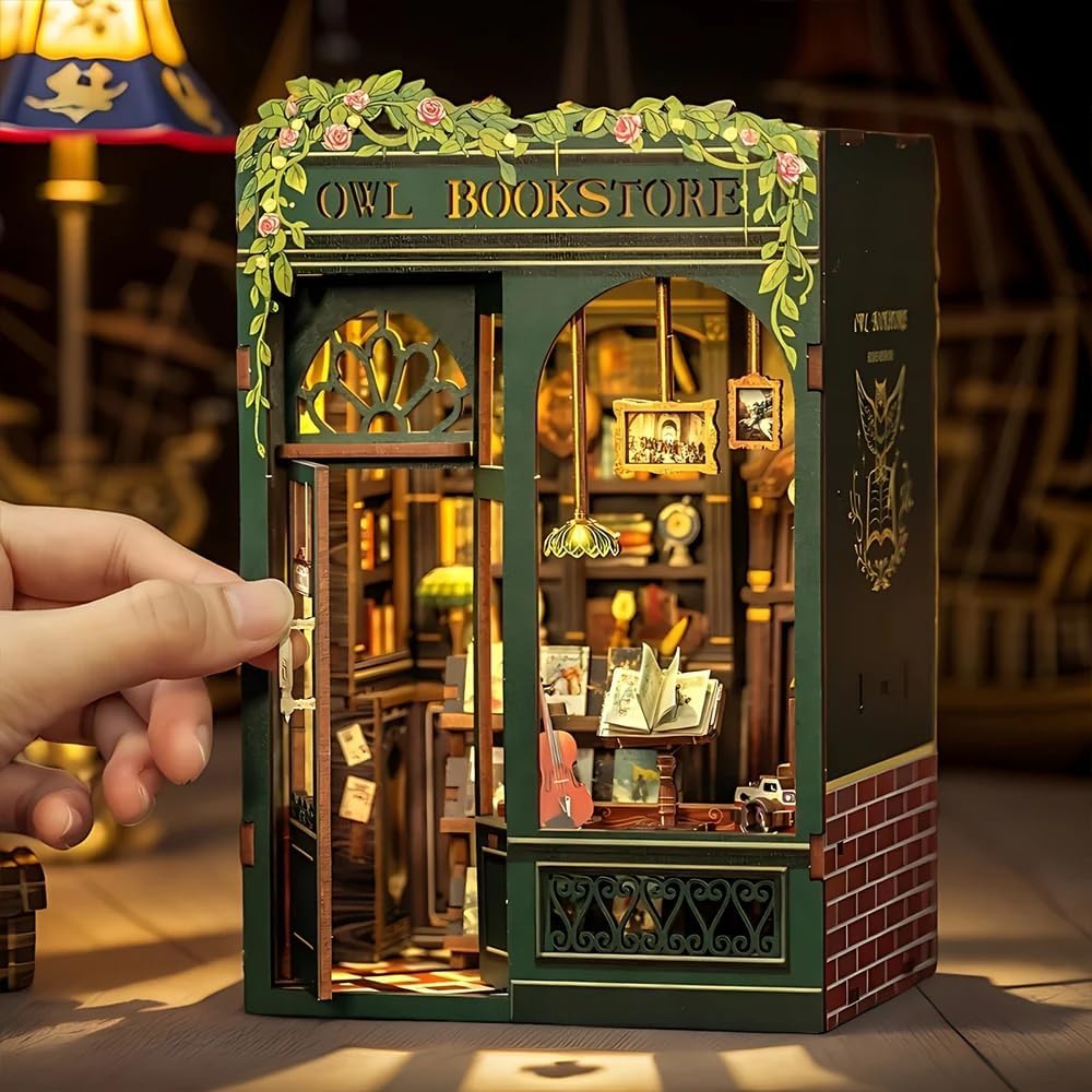 Detalle 1 de Cutefun Book Nook Kit 🦉 - Mini Casa de Muñecas DIY con Luz