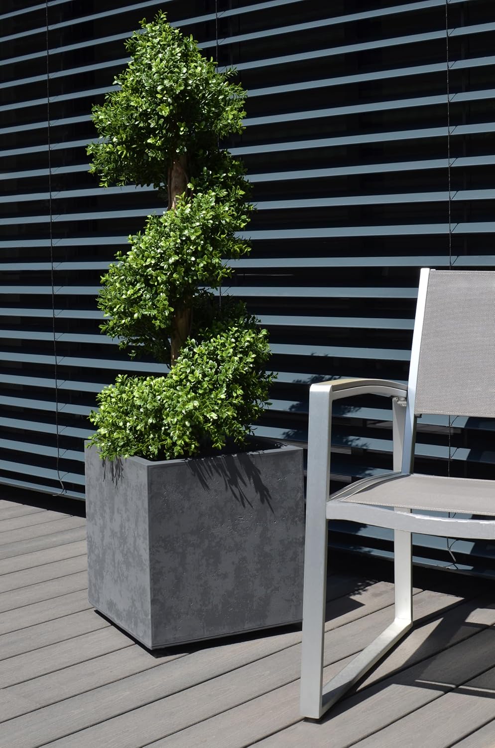 Detalle 2 de EDA Basalt – kwadratowa donica 40 cm, 31 l, podwójne ścianki, antracytowa