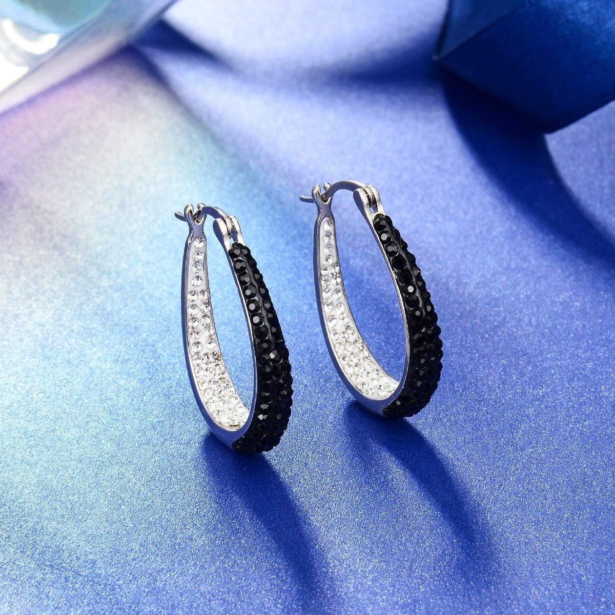 Detalle 2 de Crystal Hoop Earrings for Women Rhodium Plated ⭕