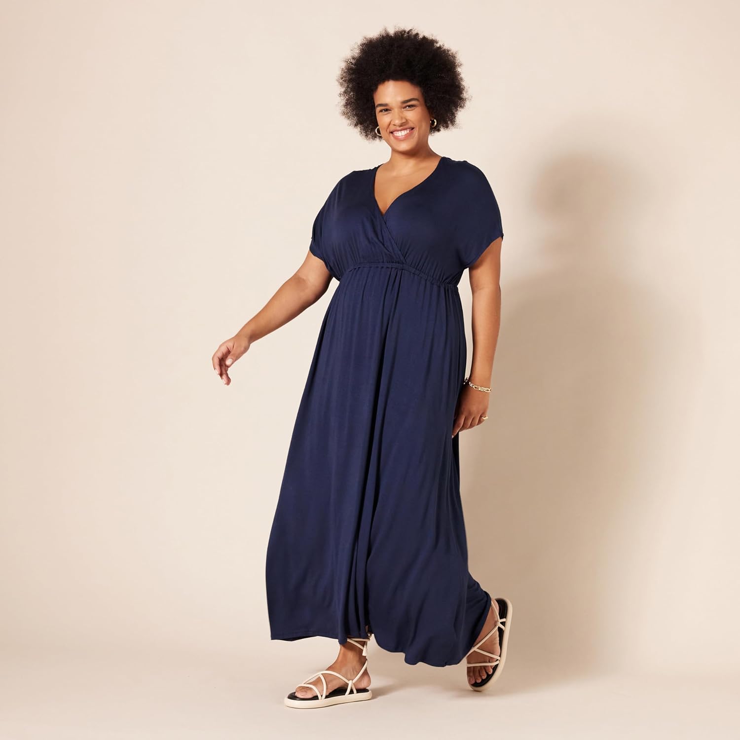 Thumbnail 5 de Amazon Essentials tailliertes Maxikleid für Damen in Marineblau (XXL)