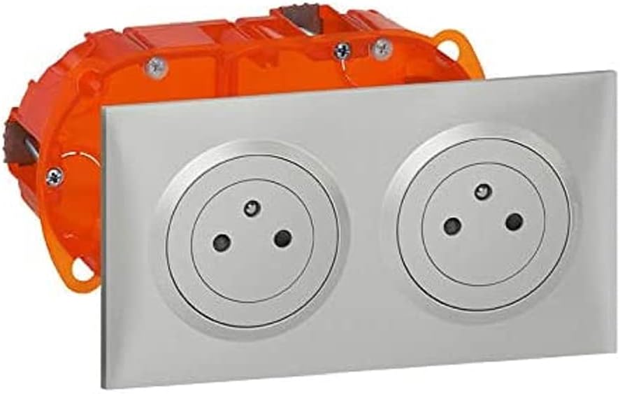 Thumbnail 4 de LEGRAND Prise Triple Murale 16A avec Terre dooxie Surface – Structure prête à poser, plaque carrée et boîte d’encastrement (Blanc)