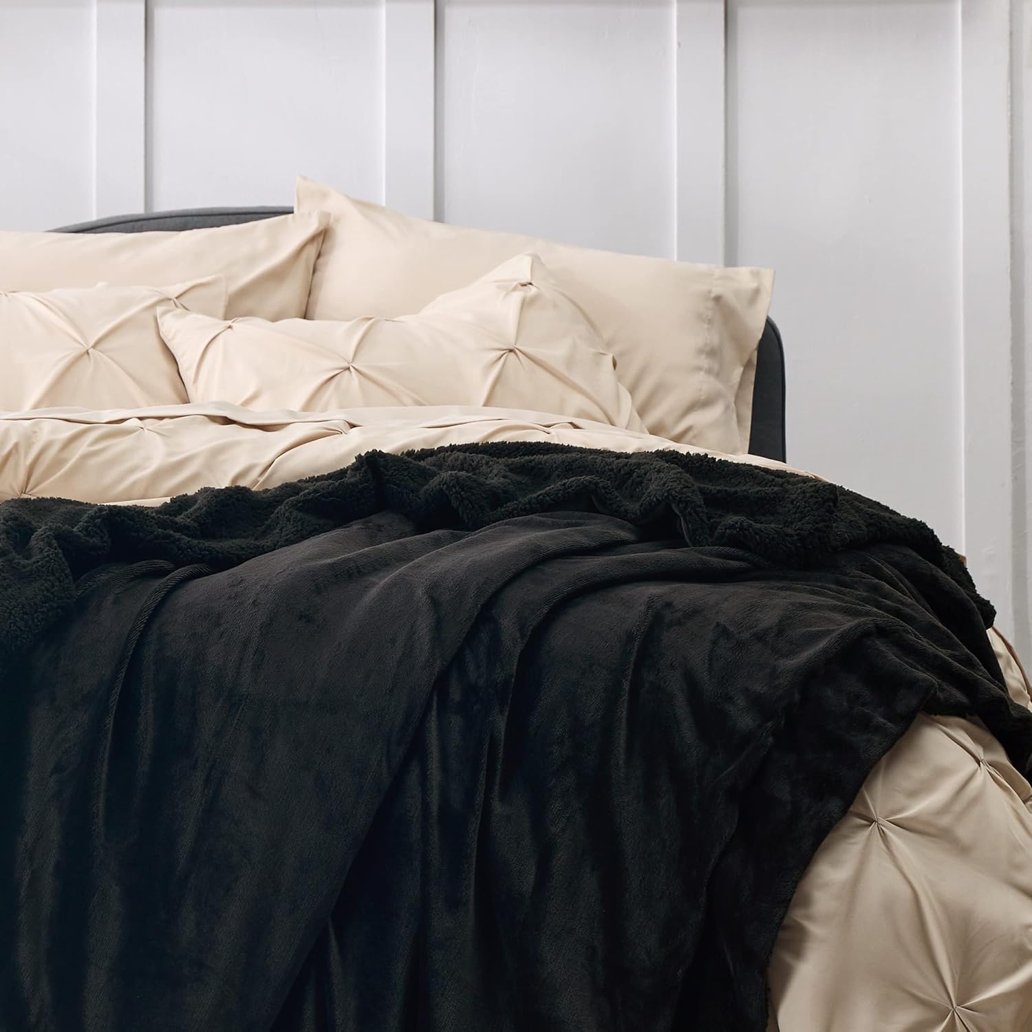 Detalle 2 de BEDSURE Kuscheldecke Warm Sherpa 220x240 XXL