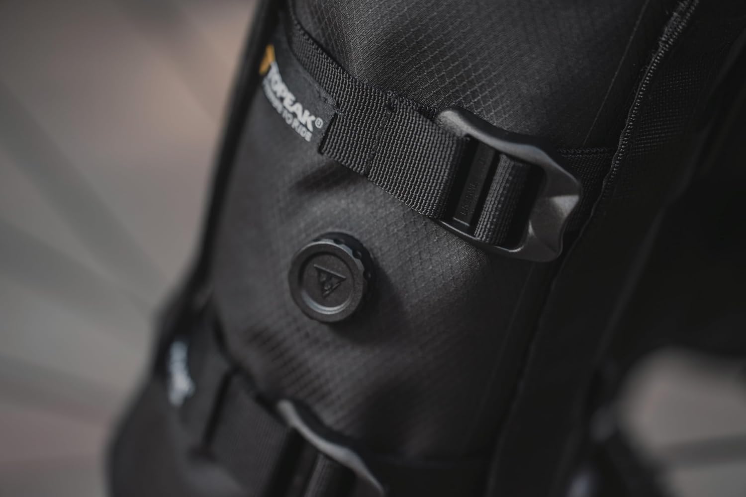 Detalle 2 de Topeak Fork Drybag 4 Litres, Black