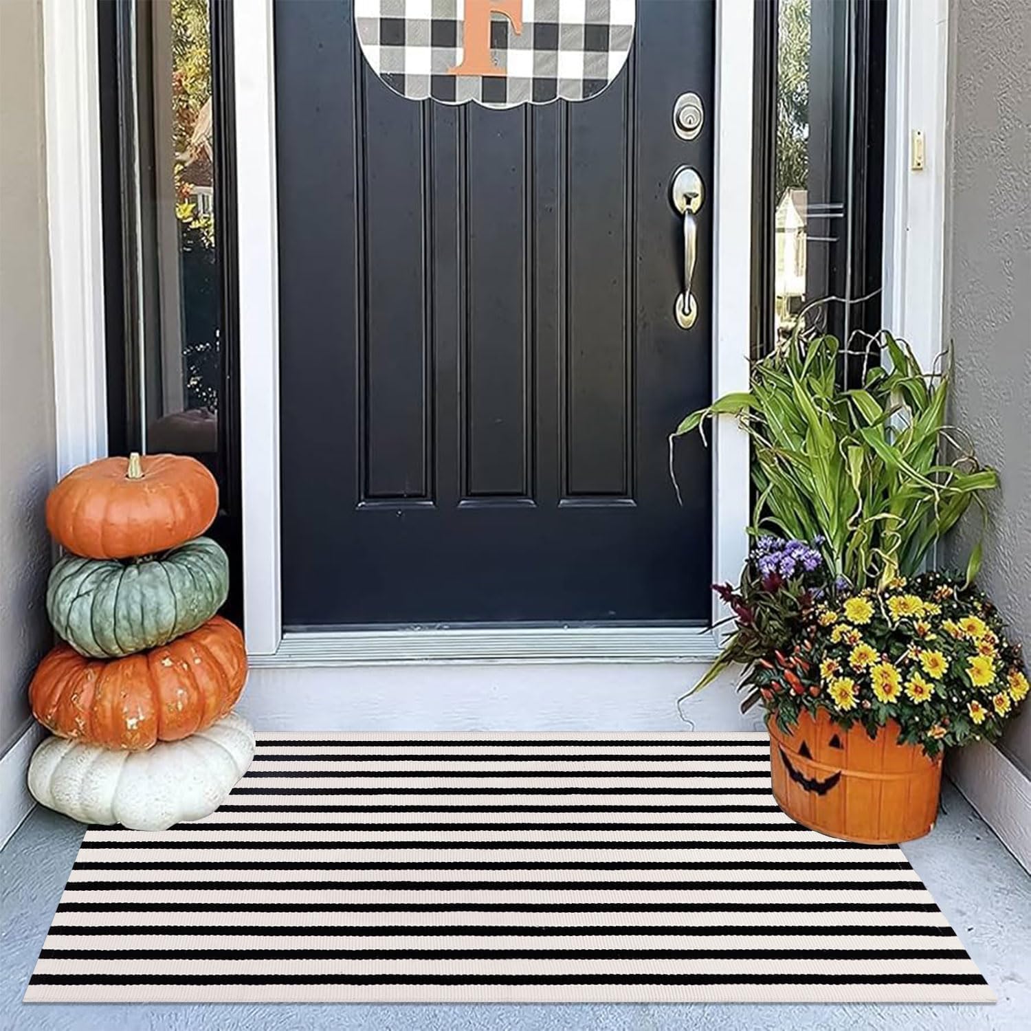 Detalle de Rustaa STRIPED Handwoven Door Mat, 2 ft x 4.2 ft, Black and Beige