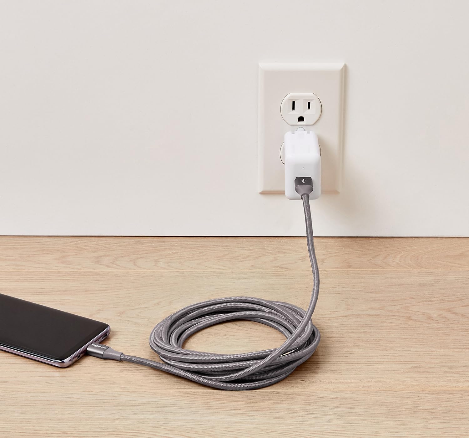 Detalle 2 de Amazon Basics USB-C zu USB-A 3.1 Gen 1 Schnellladekabel, 3 m, geflochtenes Nylon, Dunkelgrau