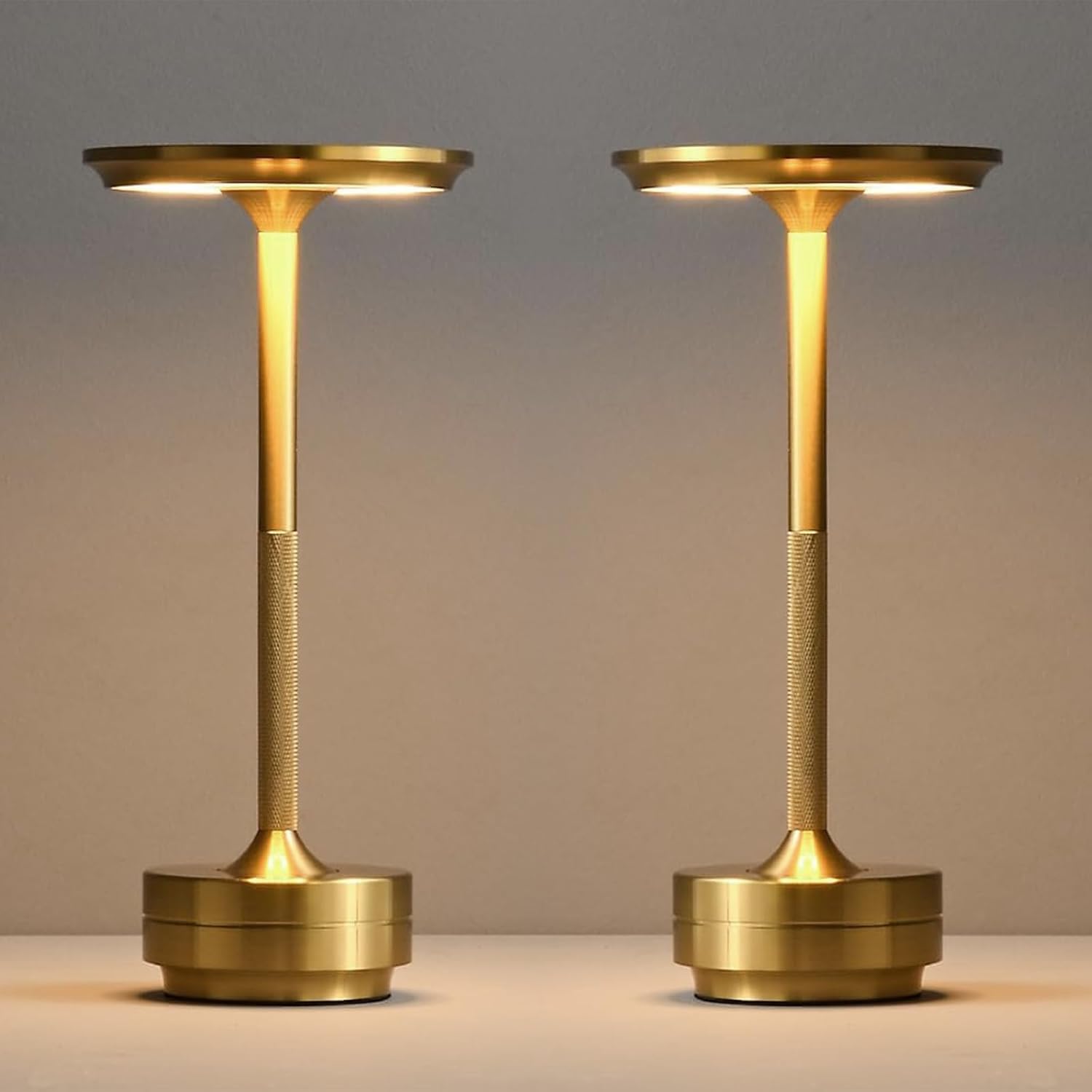 Detalle de Rechargeable Cordless Table Lamp (5200mAh) with USB-C Charging, 3-Colour Stepless Dimming, IPX4 Waterproof (2 Pack Gold)