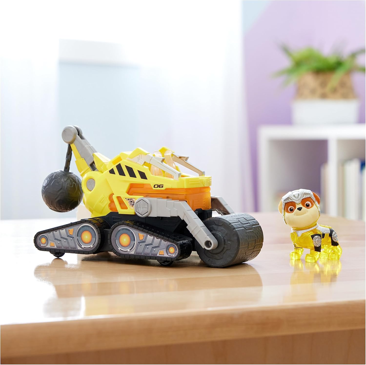 Detalle de Paw Patrol Mighty Movie truck toy 3+
