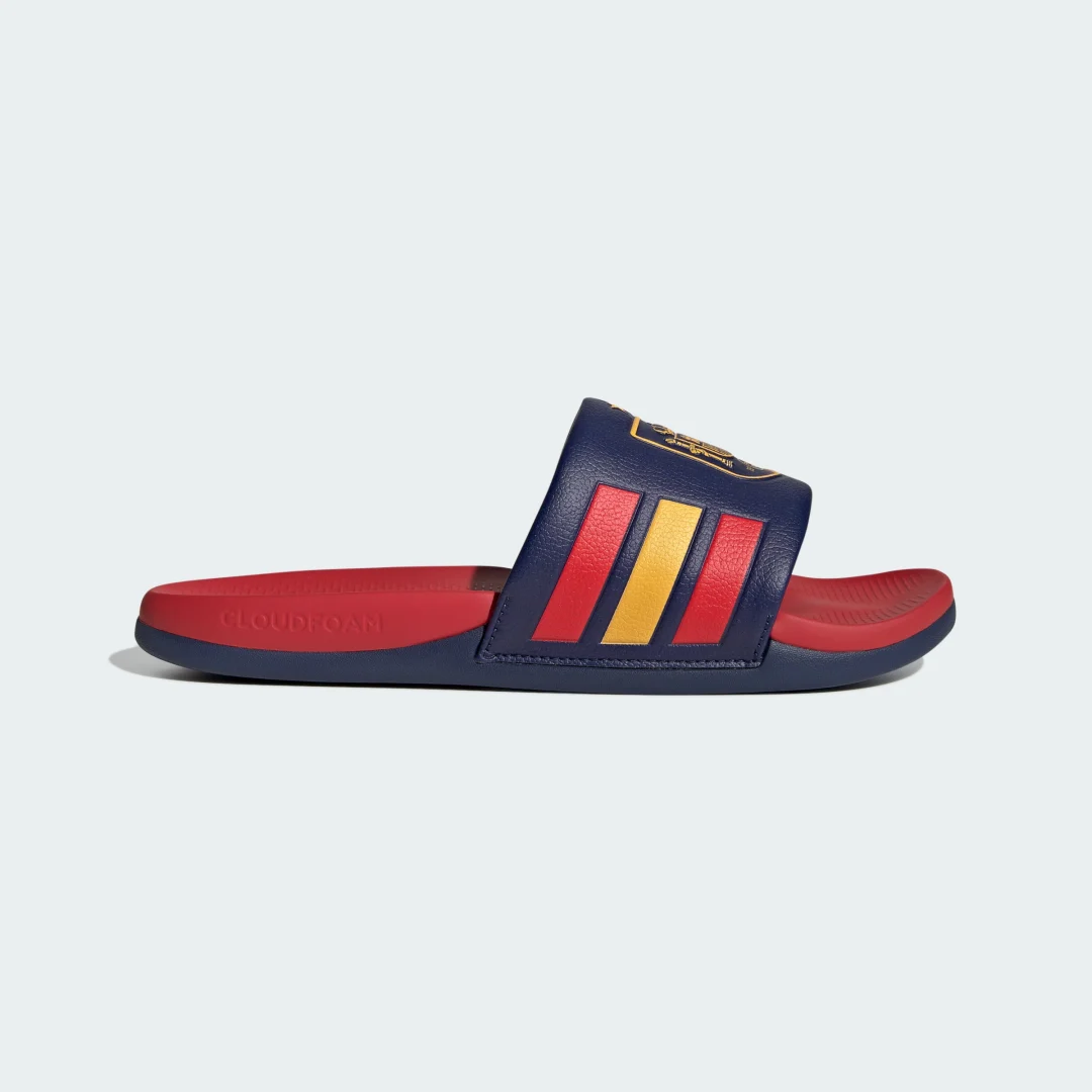 Detalle de Adilette Comfort 2.0 España de Adidas: chancla casual y cómoda para uso diario