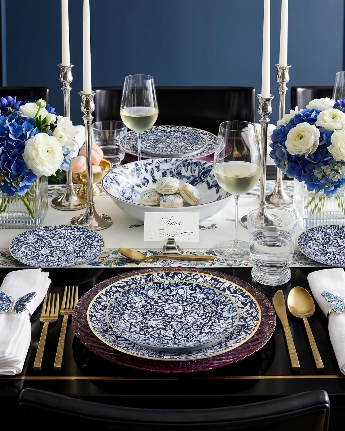 Detalle de Hioasis Blue Floral Plastic Plates, 60-Piece Set with Gold Rim