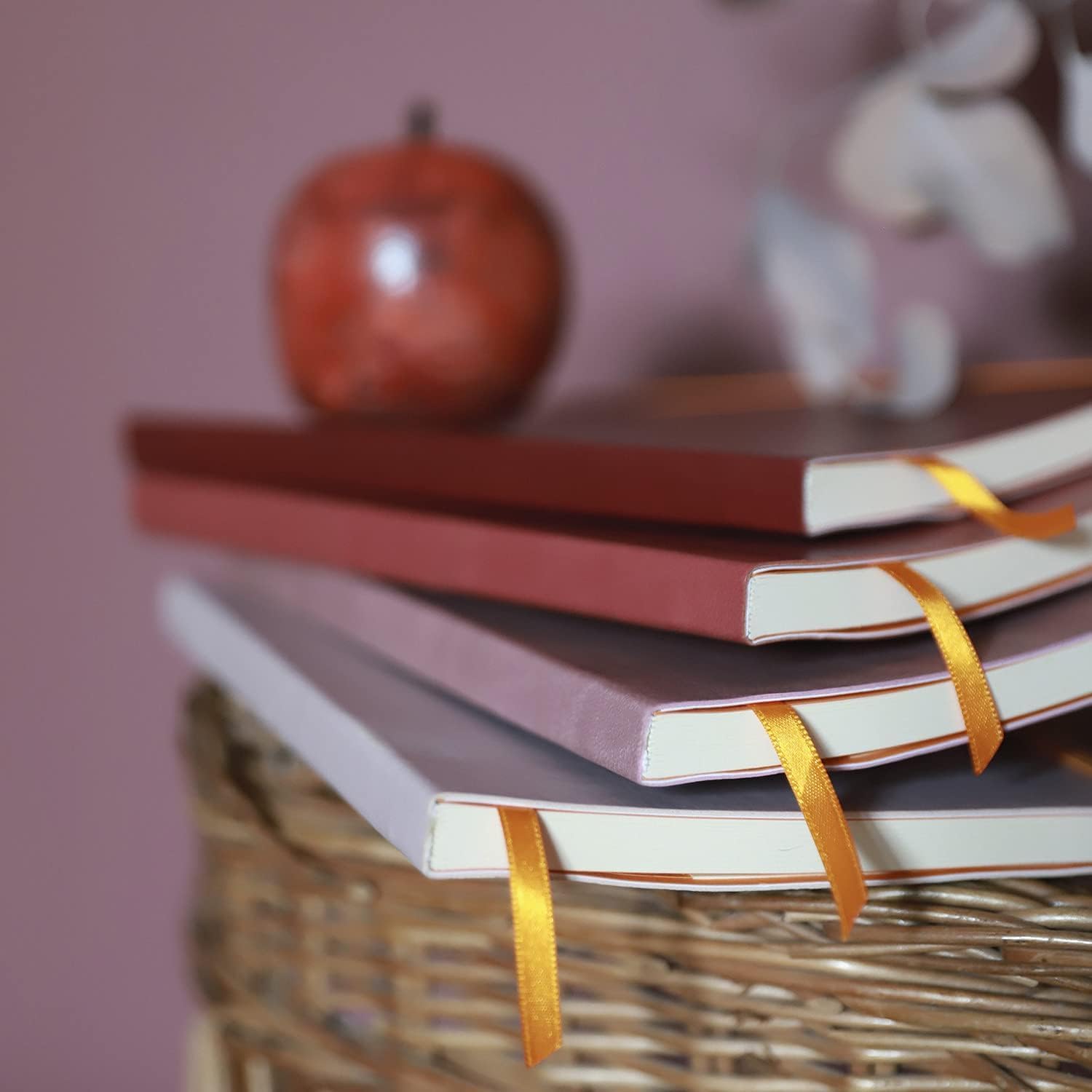 Detalle de RHODIA 117370C Wine Soft Notebook: A5 Lined with Ivory Clairefontaine Paper