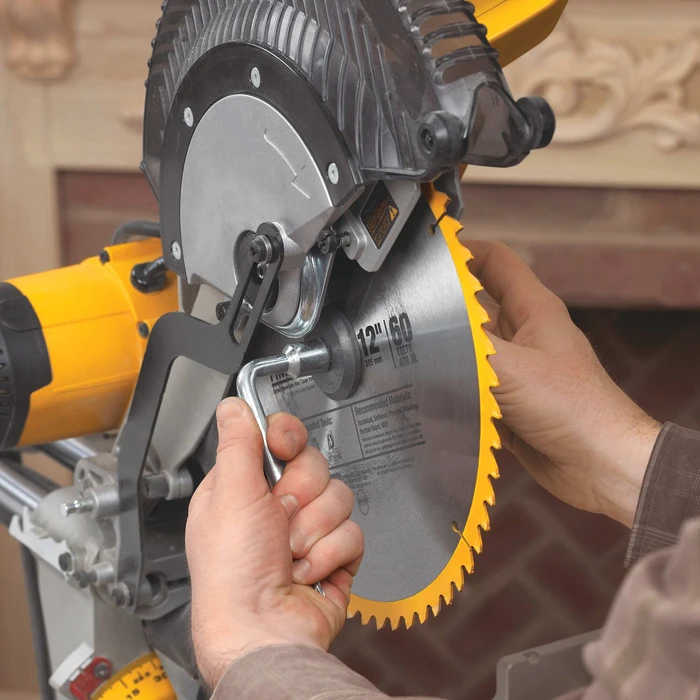 Thumbnail 7 de DeWalt DWS780-QS: Präzisions-Kappsäge für Laminat, Fußleisten und Fensterrahmen